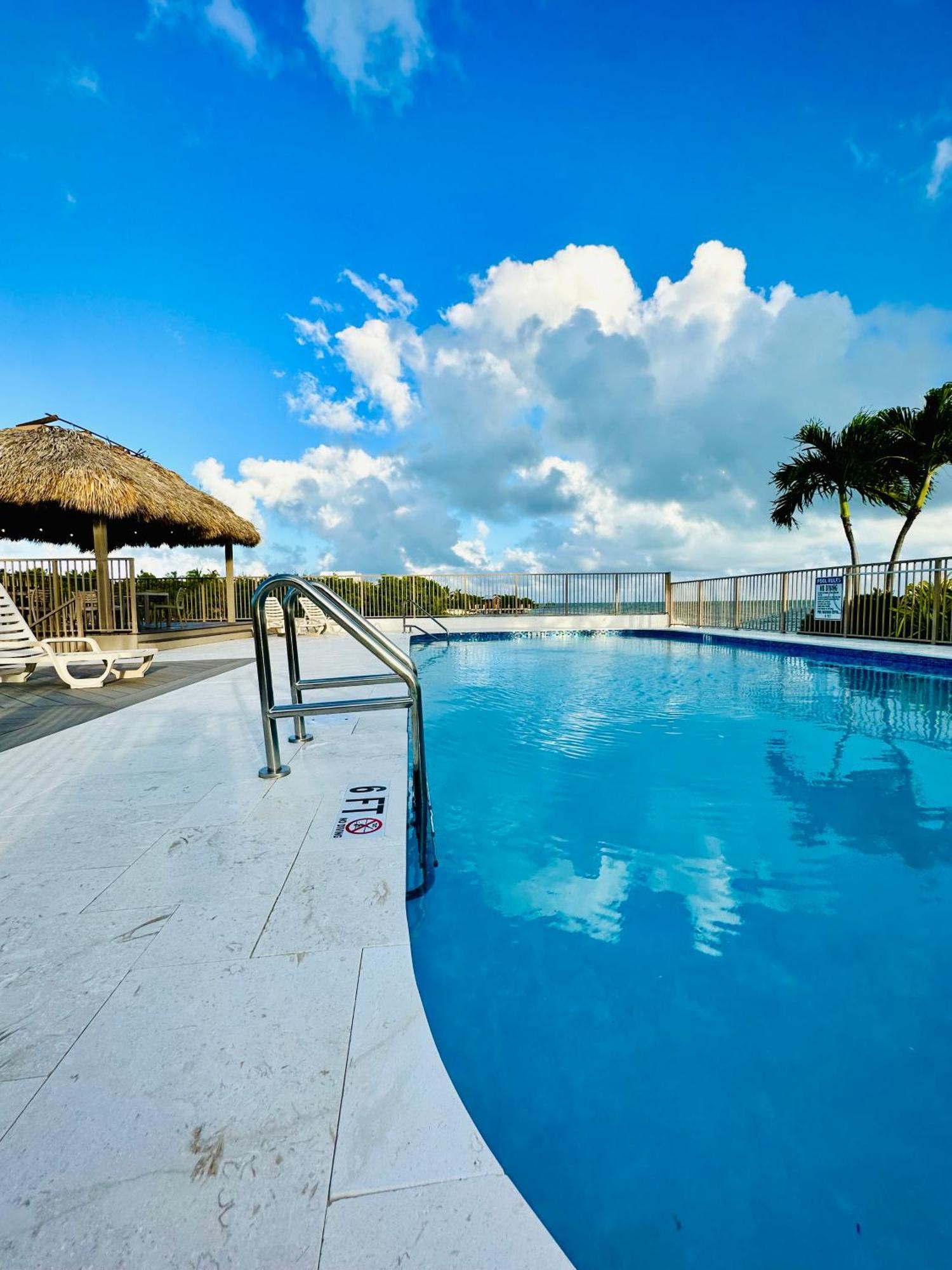 Resort Ragged Edge & Marina