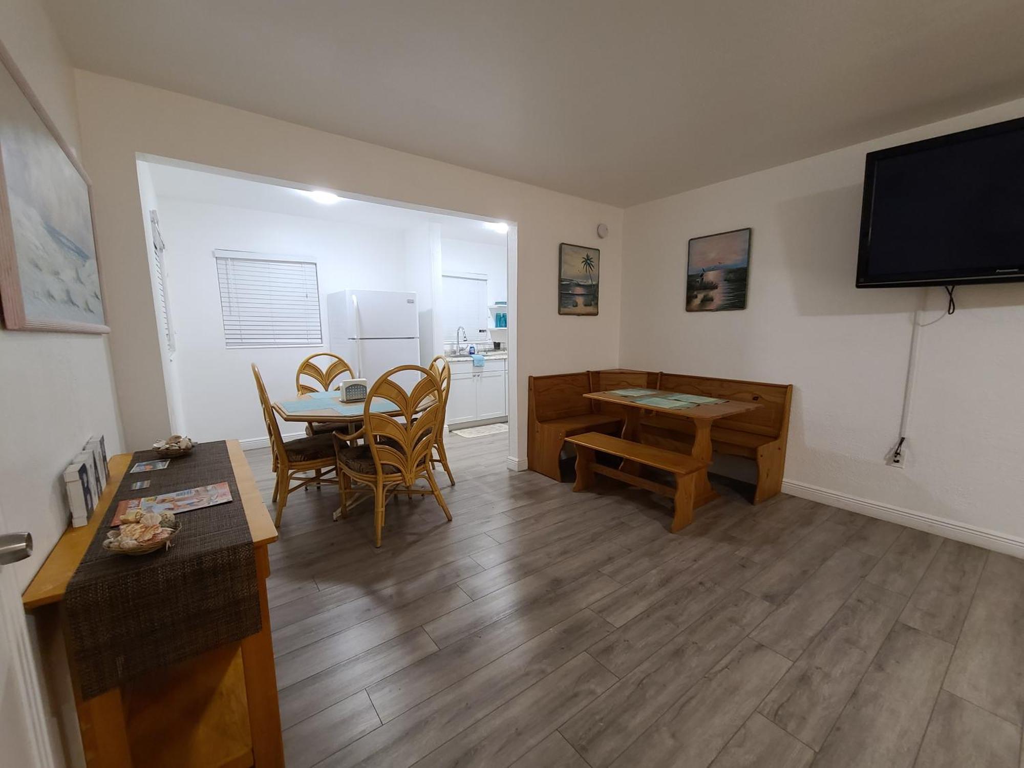 Sun Island Motel 2*