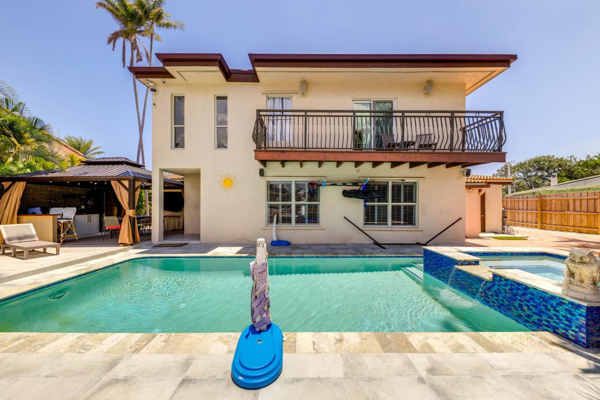 Spacious With Pool And Grill! *