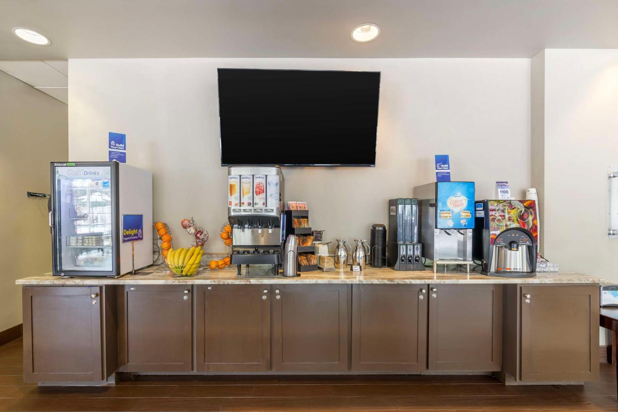 Western Plaza 3* Naples