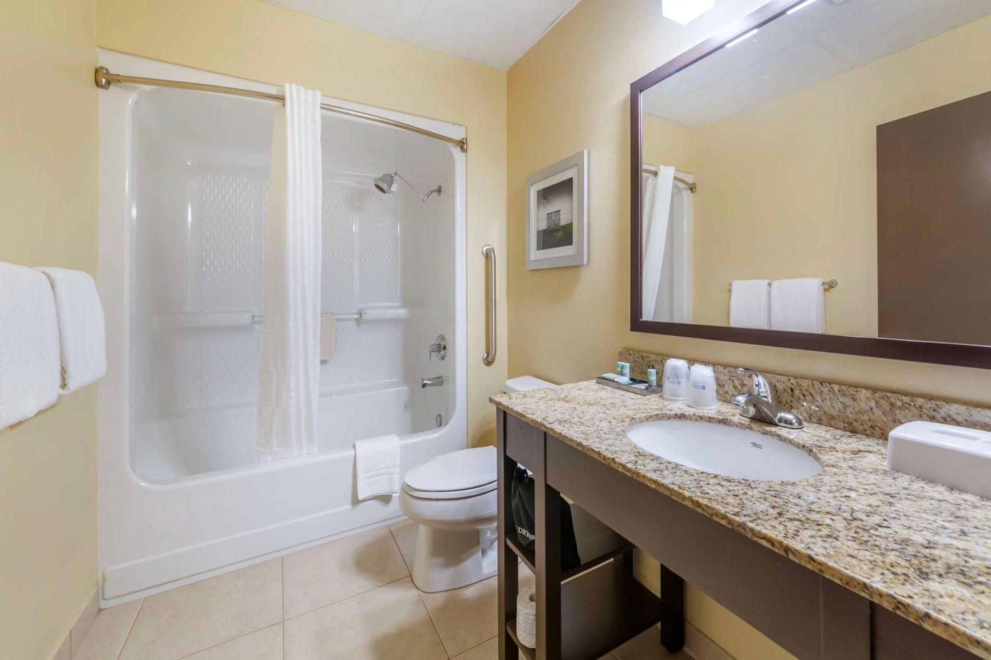 Hotel Western Plaza 3*