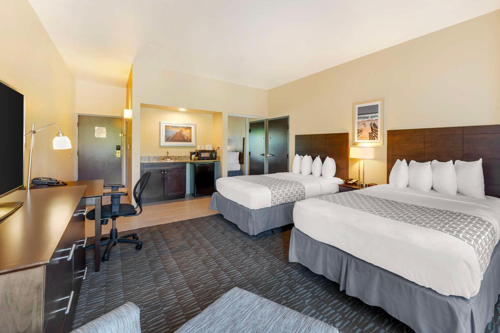 Hotel Western Plaza