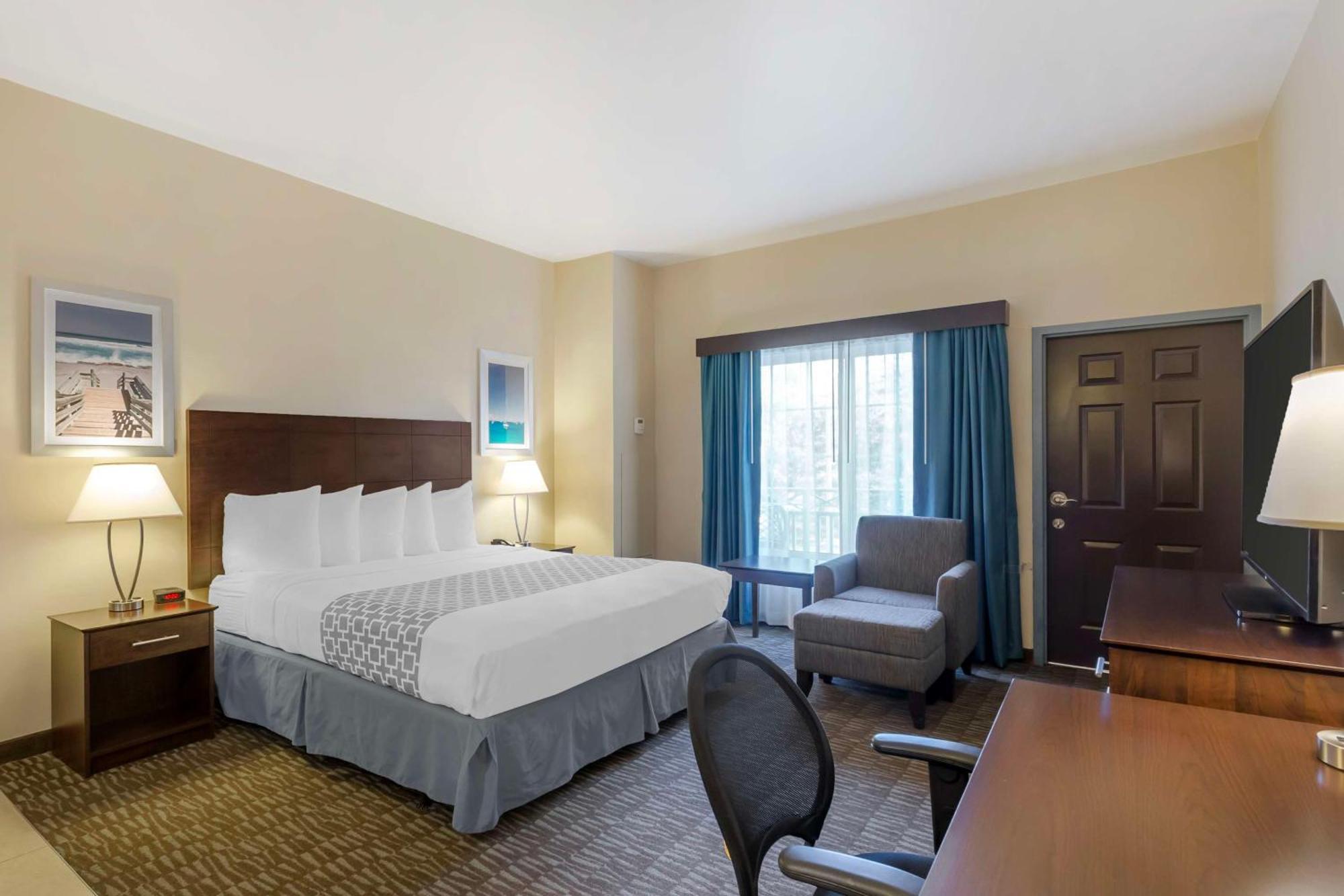 Western Plaza 3* Naples