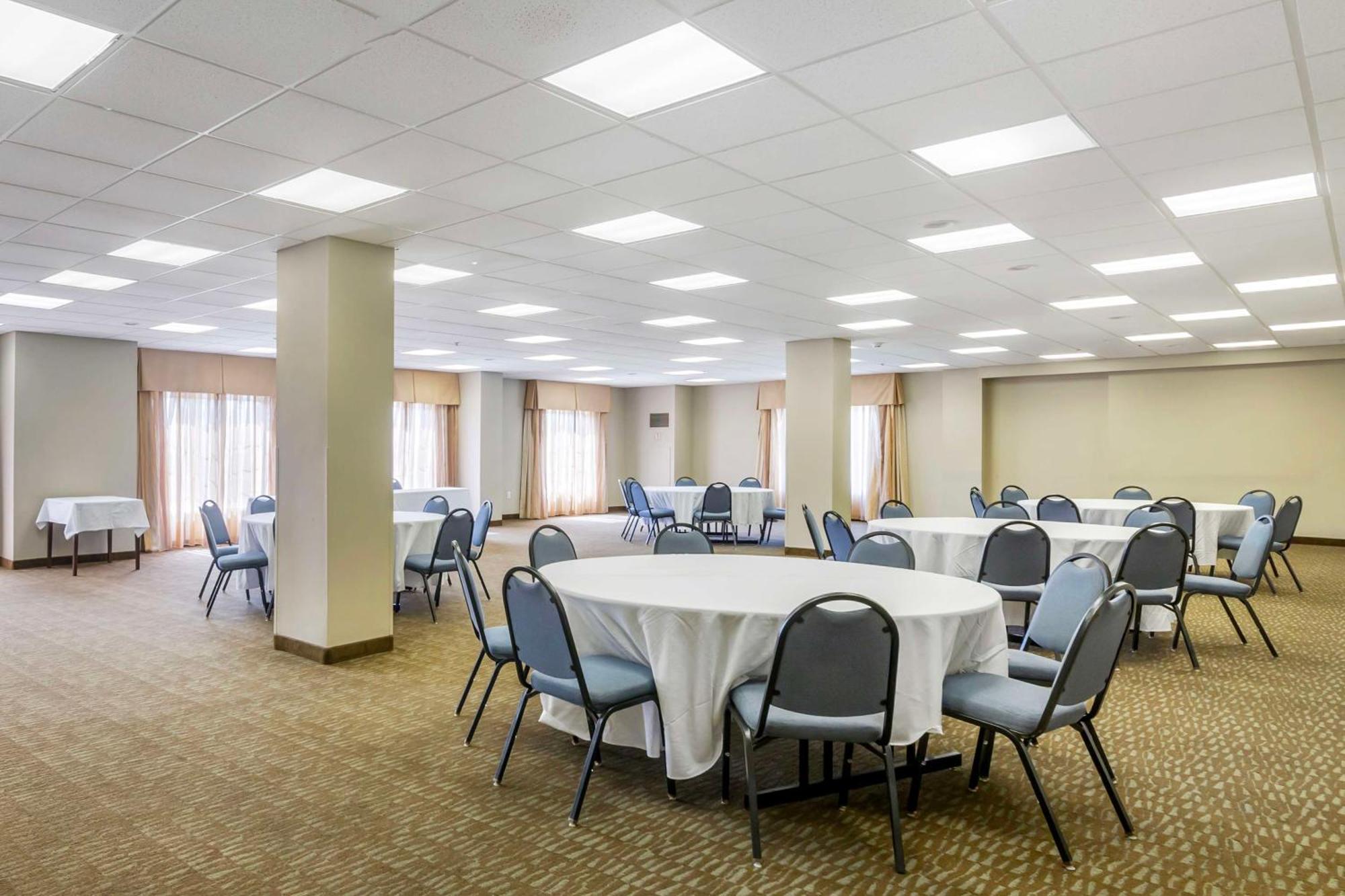 Western Plaza Hotel 3*