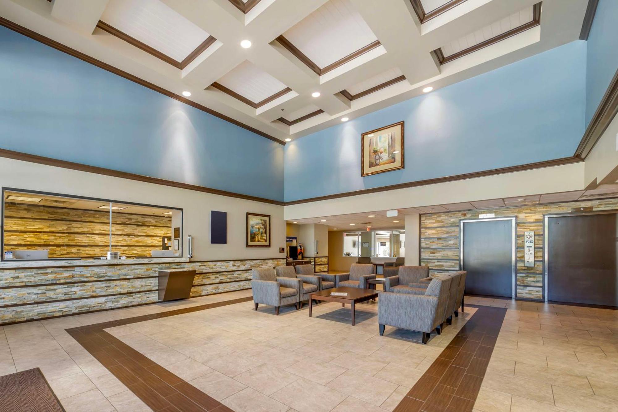 Hotel Western Plaza 3*