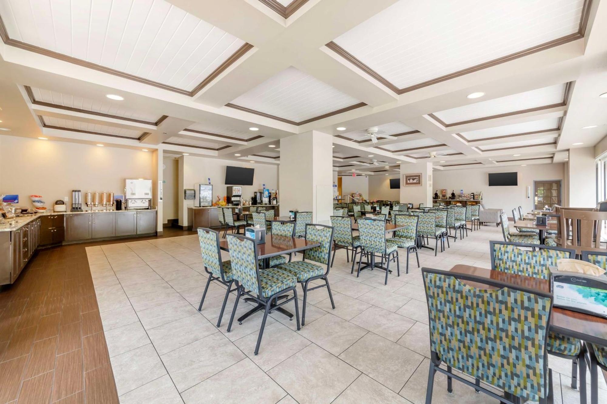 Western Plaza 3*