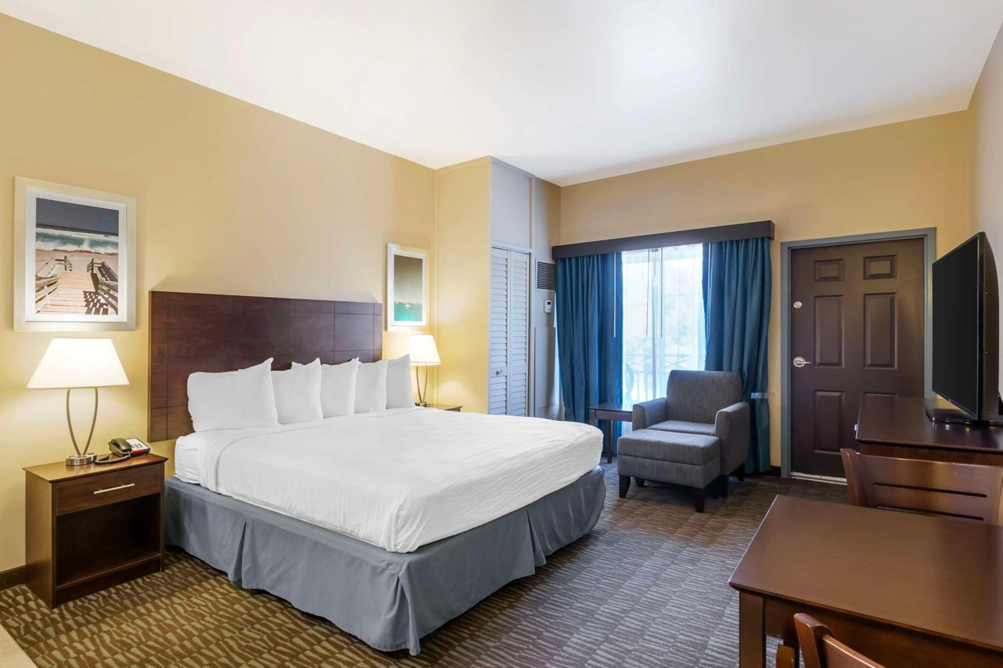 Western Plaza 3* Naples