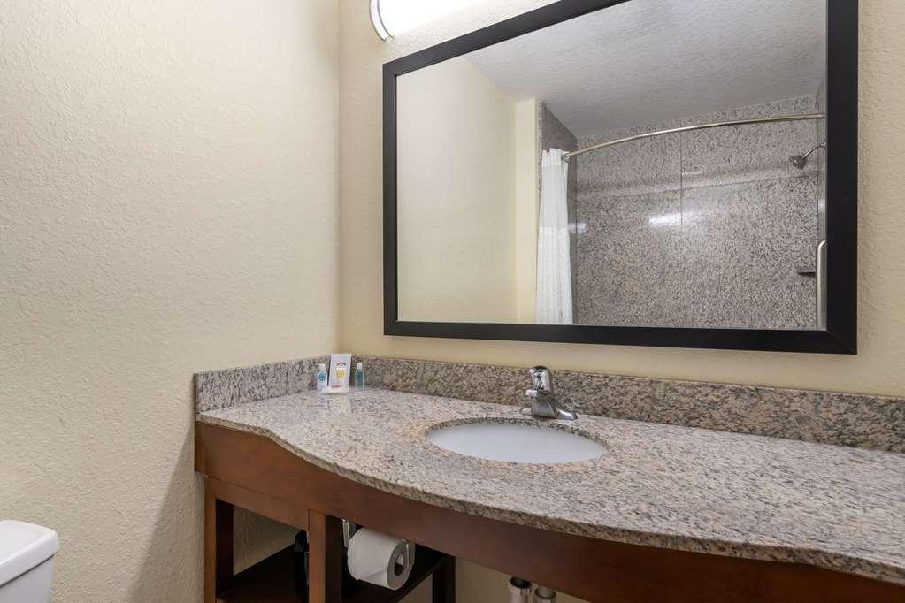 Comfort & Northeast - Gateway Hotel