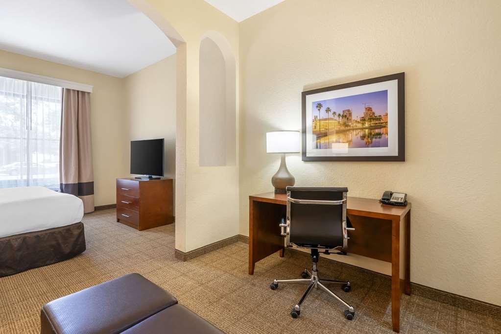 Comfort & Northeast - Gateway Hotel