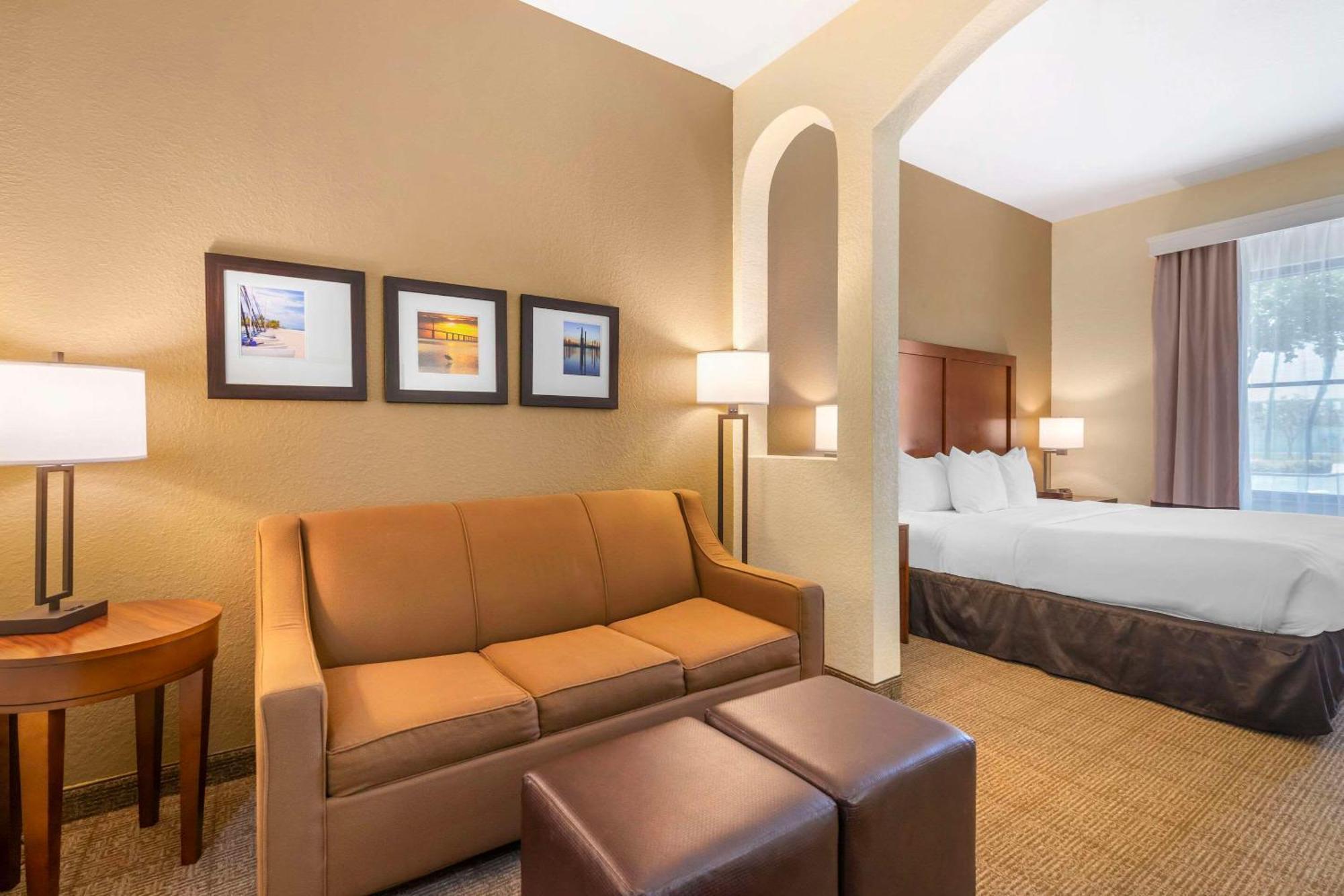 Comfort & Northeast - Gateway Hotel 3*