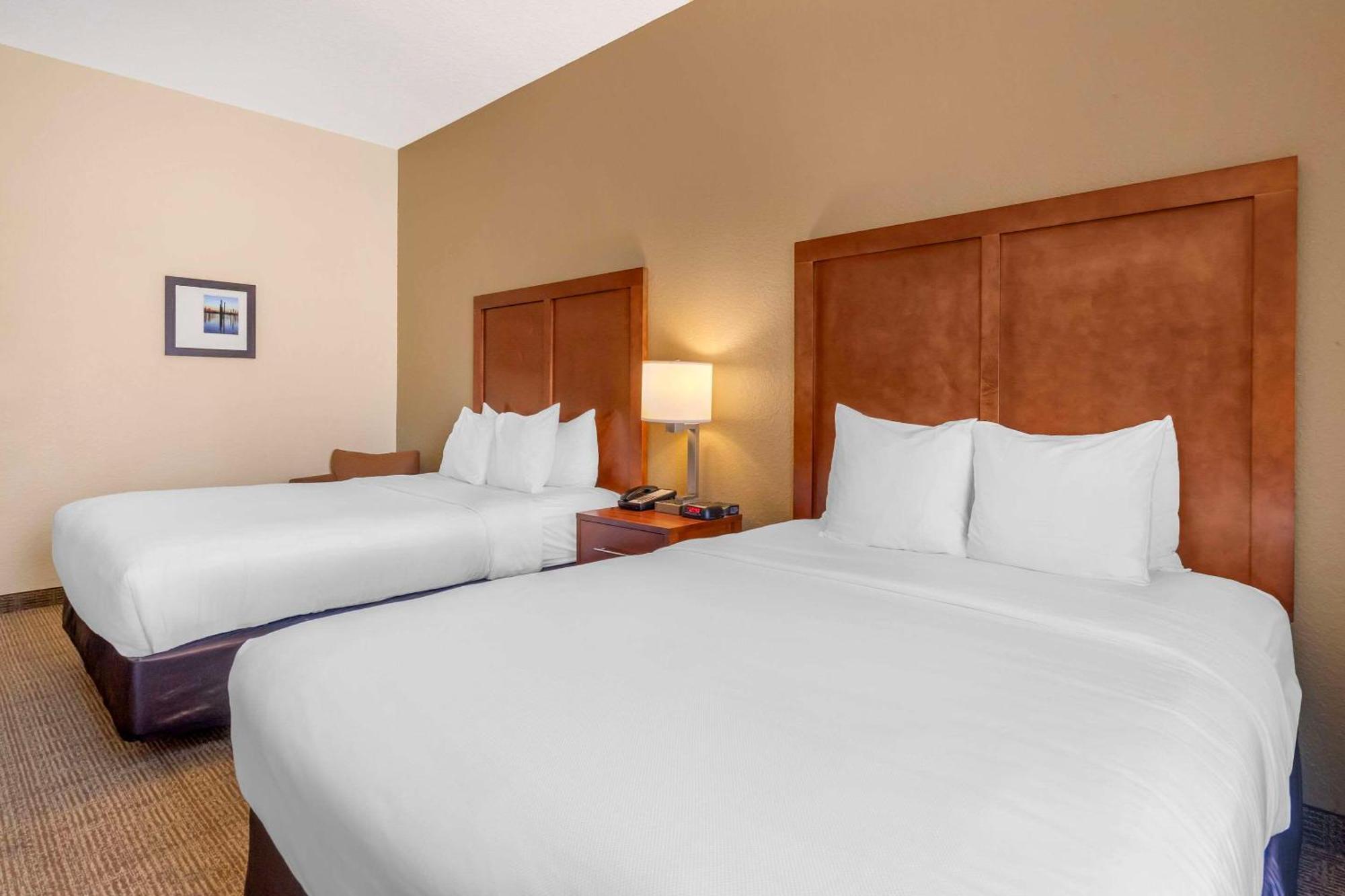 Comfort & Northeast - Gateway Hotel 3*