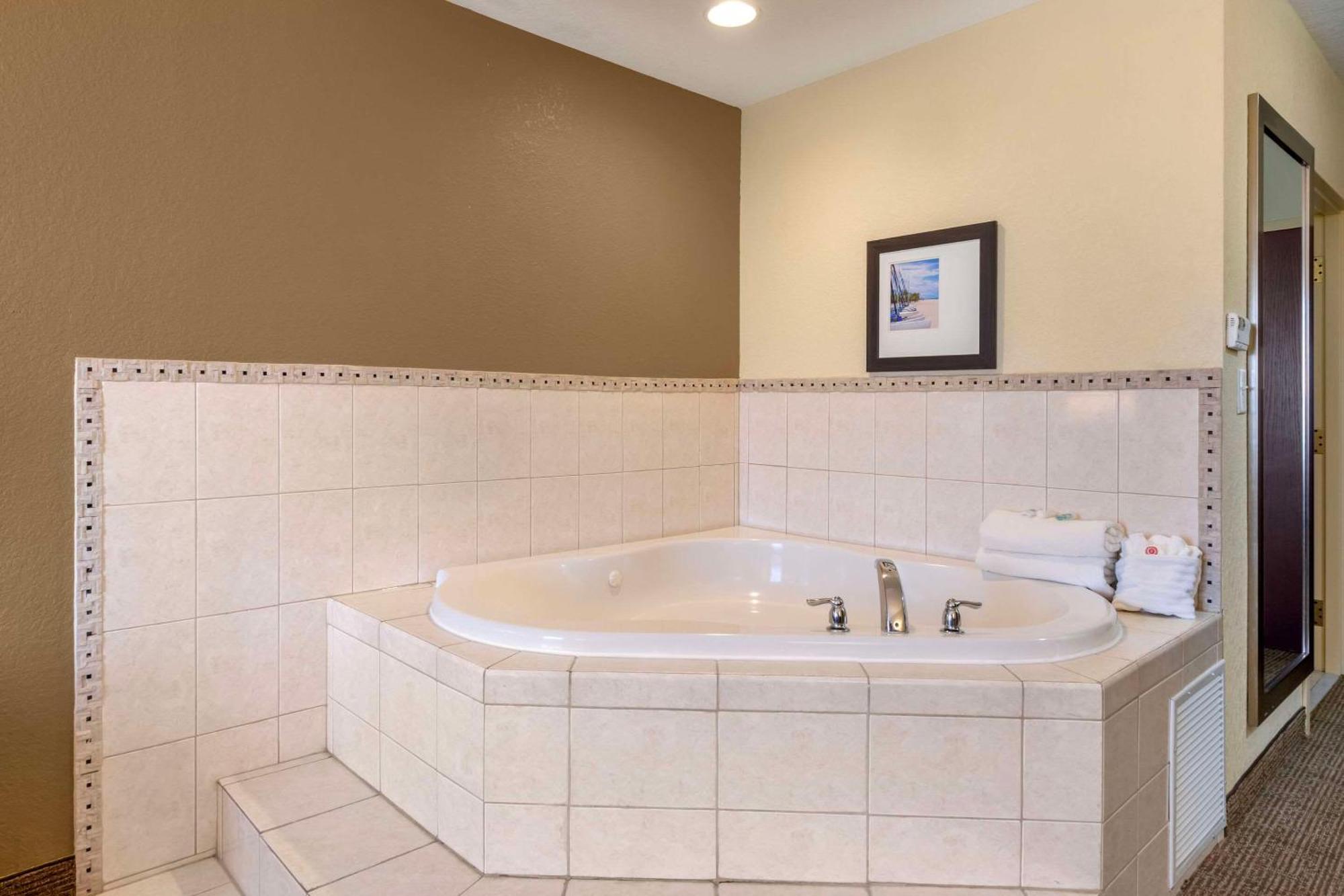 Hotel Comfort & Northeast - Gateway 3*