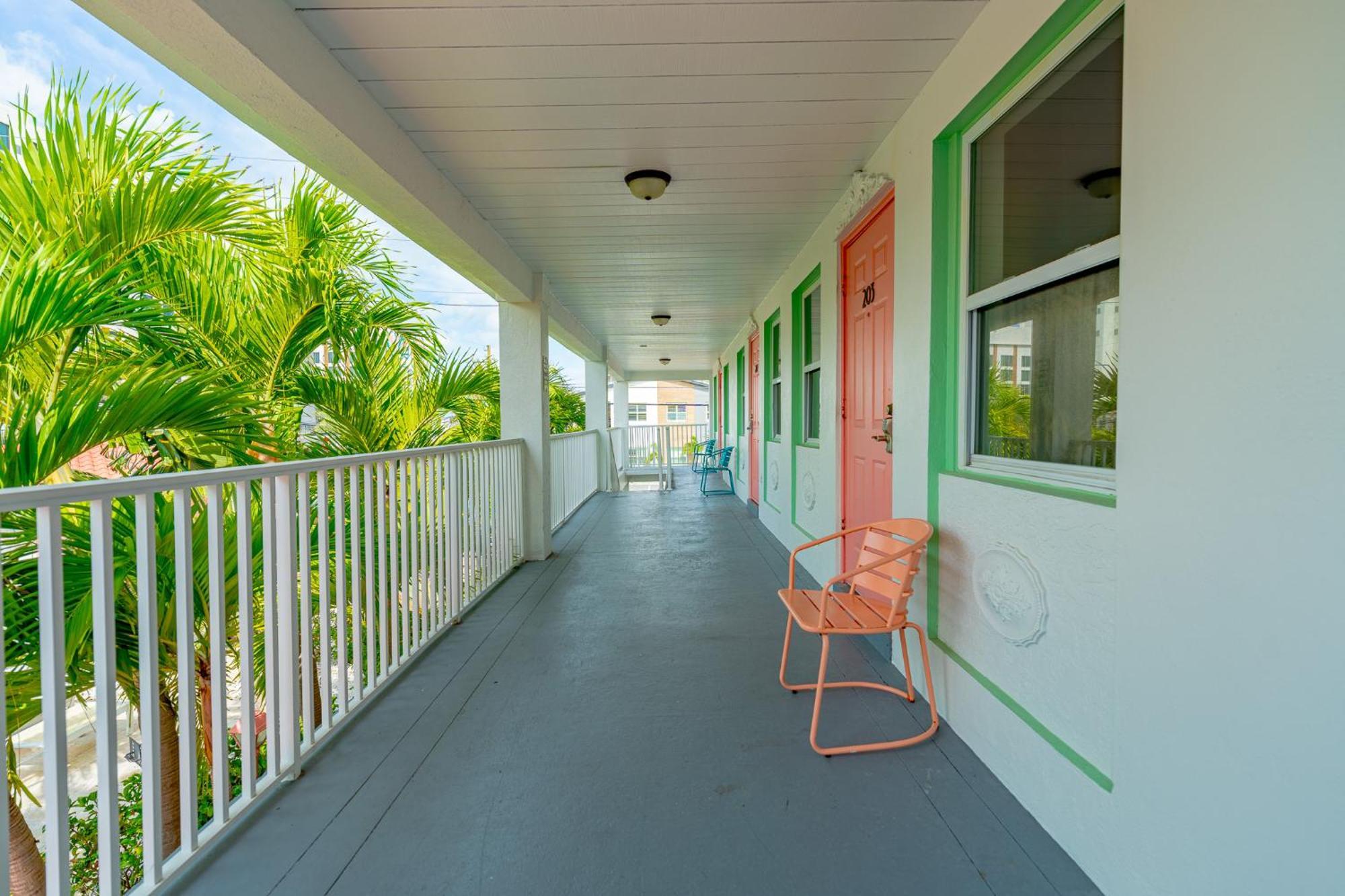 Tropical Breeze Apartment Clearwater Beach