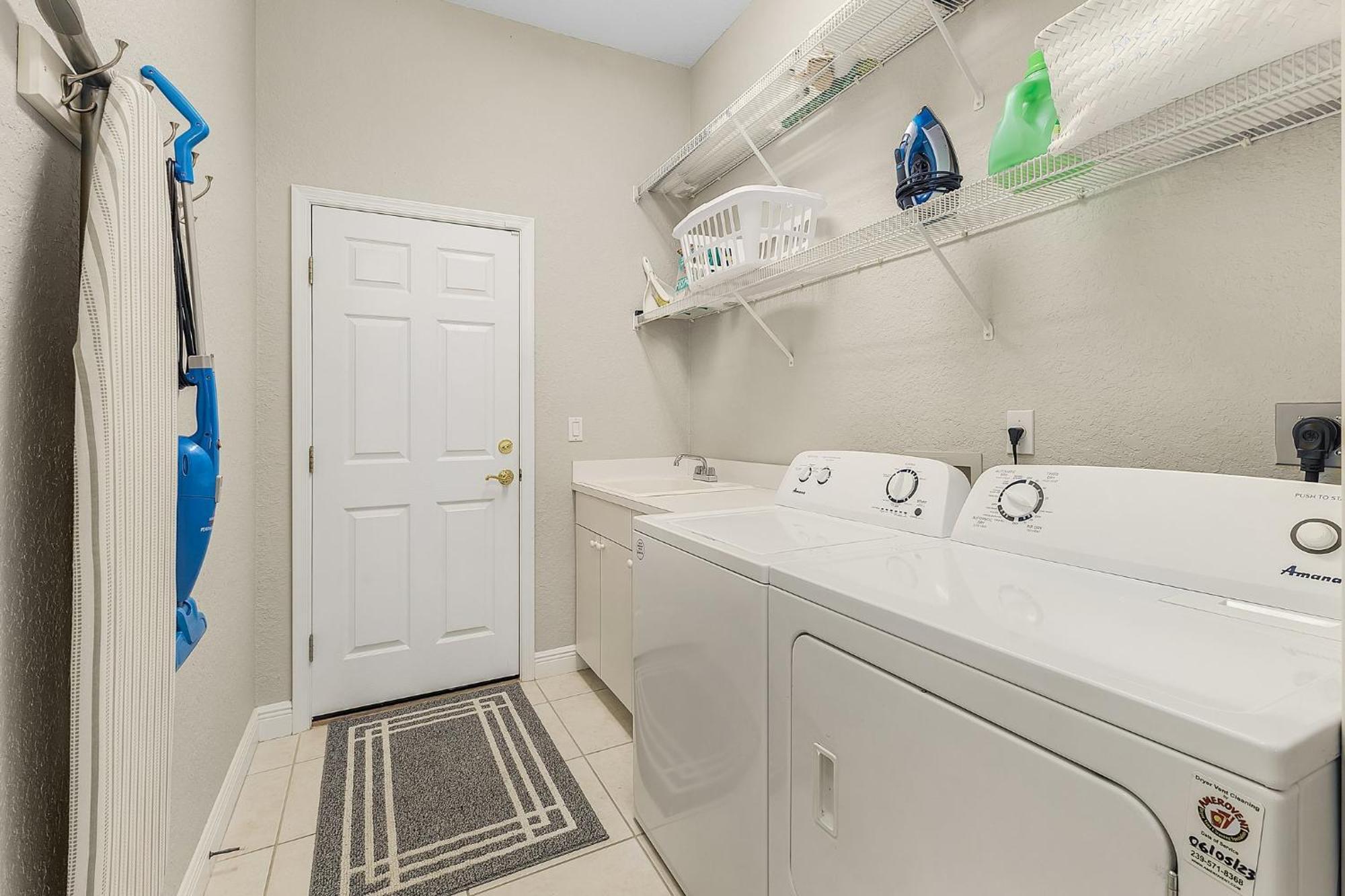 Villa Ocean Drive Sw Cape - Waterfront Private Locally Owned & Managed, Fair & Honest Pricing Cape Coral