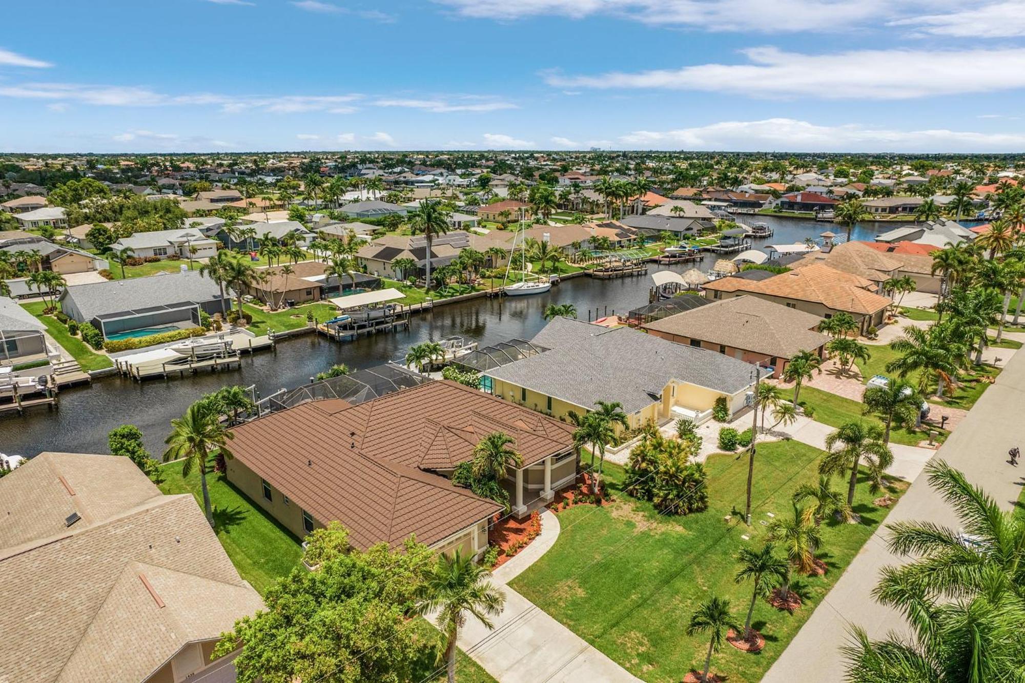 Villa Ocean Drive Sw Cape - Waterfront Private Locally Owned & Managed, Fair & Honest Pricing Cape Coral