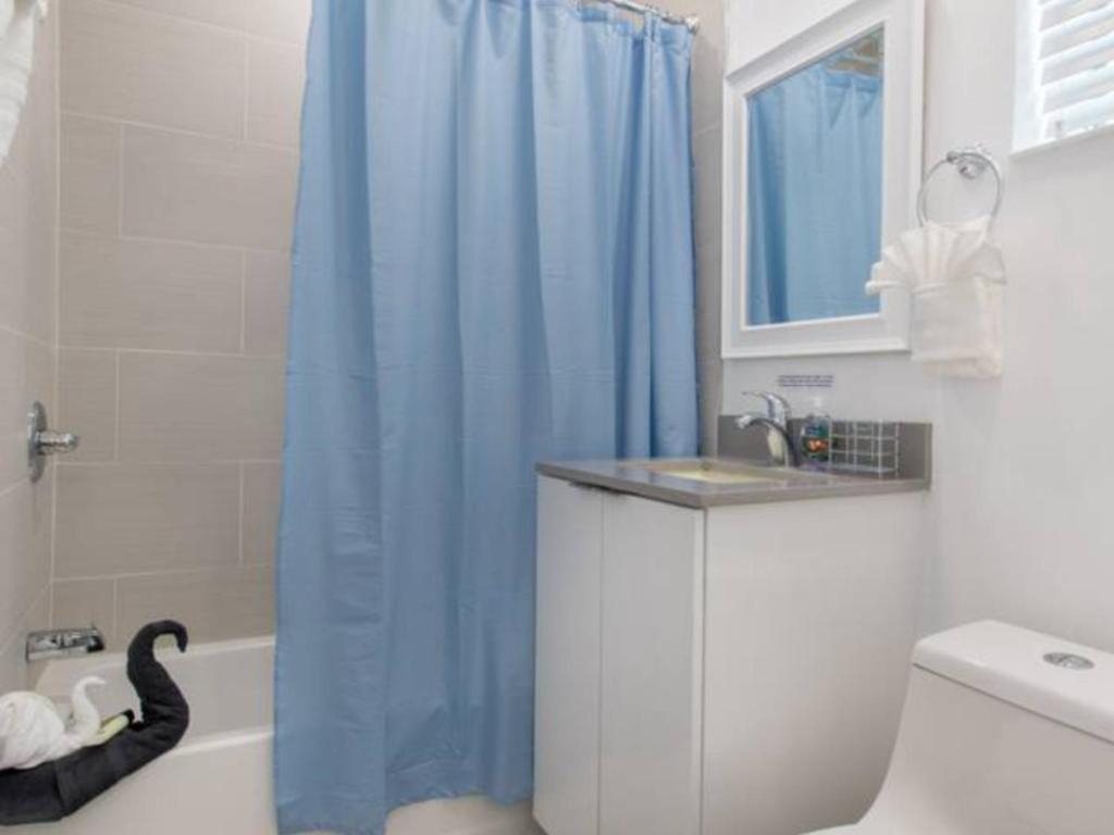 Lovely 1br W Parking Space & Walk To The #7 Apartment Hollywood