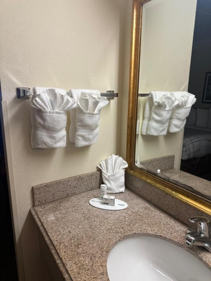 La Quinta & By Wyndham Sawgrass Hotel
