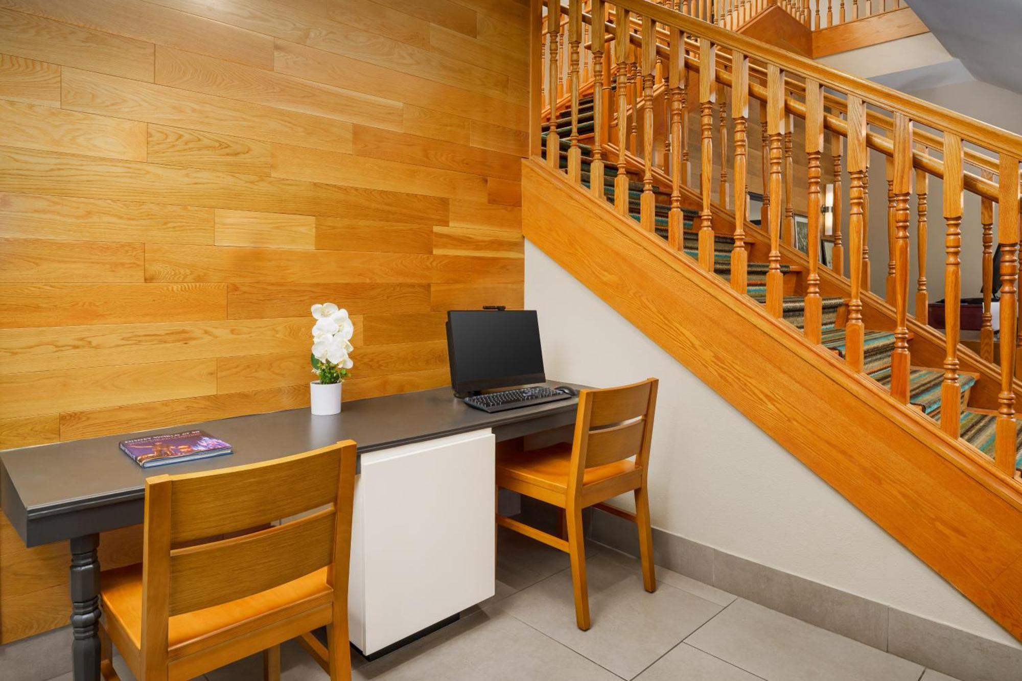 Country & By Radisson, Airport, Fl Hotel Orlando