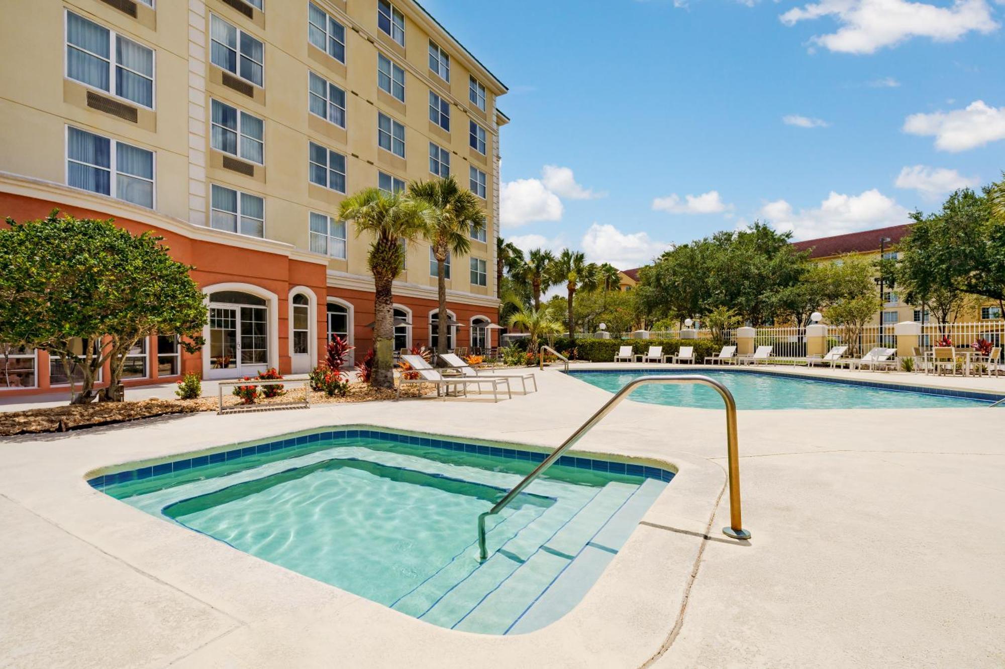 Country & By Radisson, Airport, Fl Hotel 3*