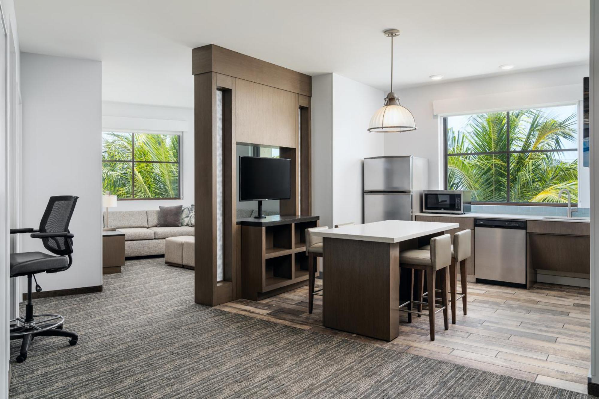 Hyatt House 5th Avenue 3* Naples