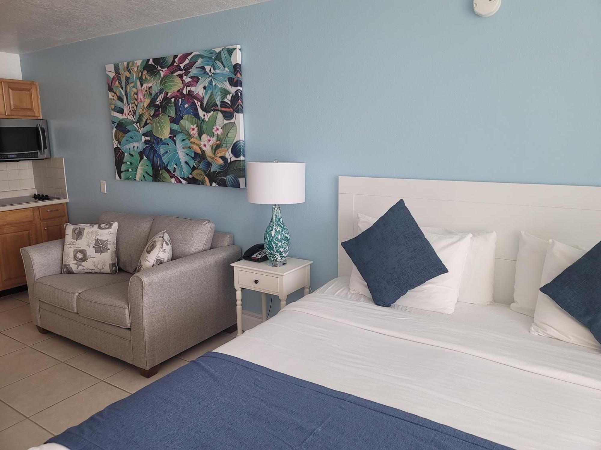 Island Hotel 2*