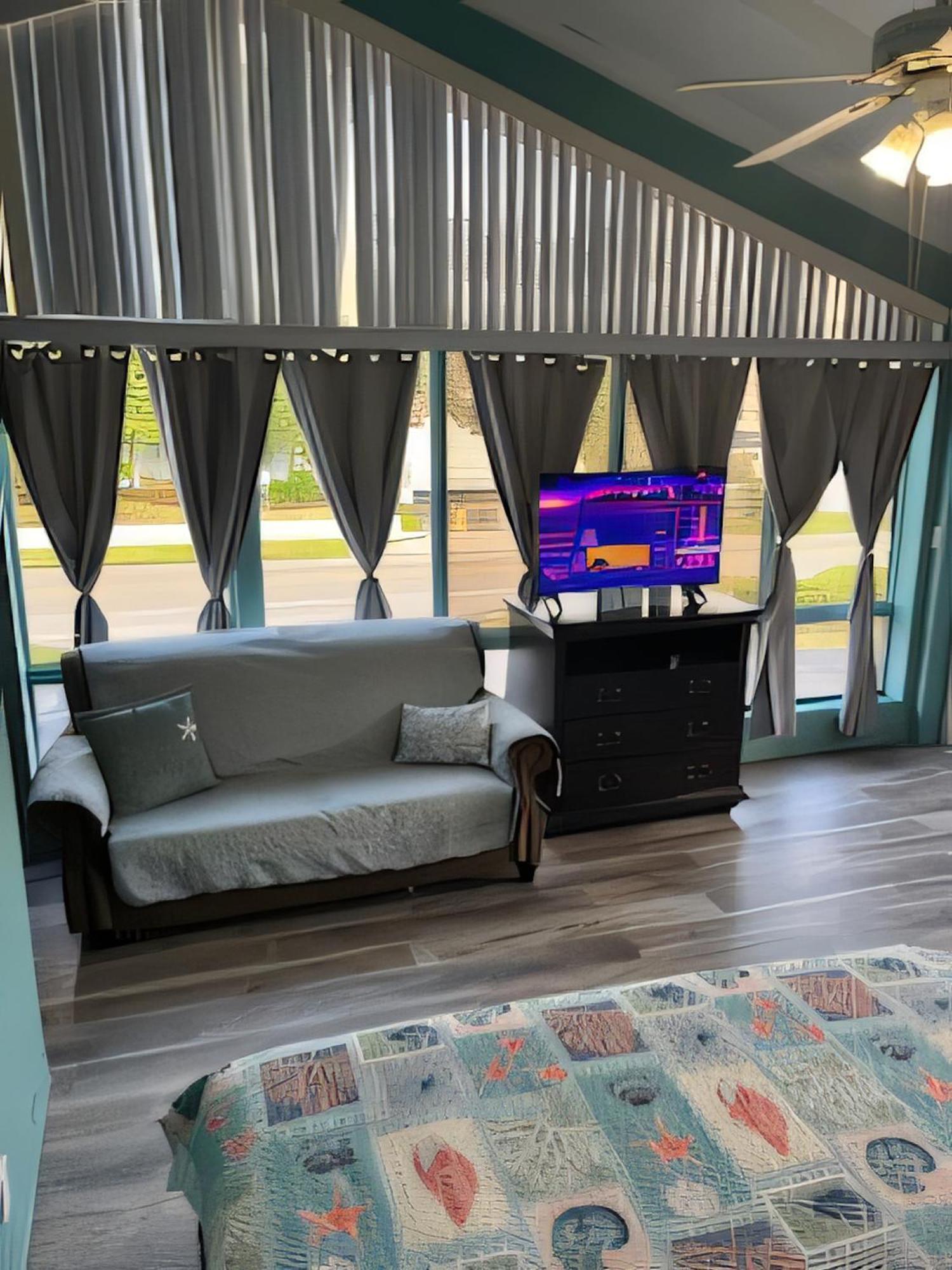 Avalon Of Deerfield 2*