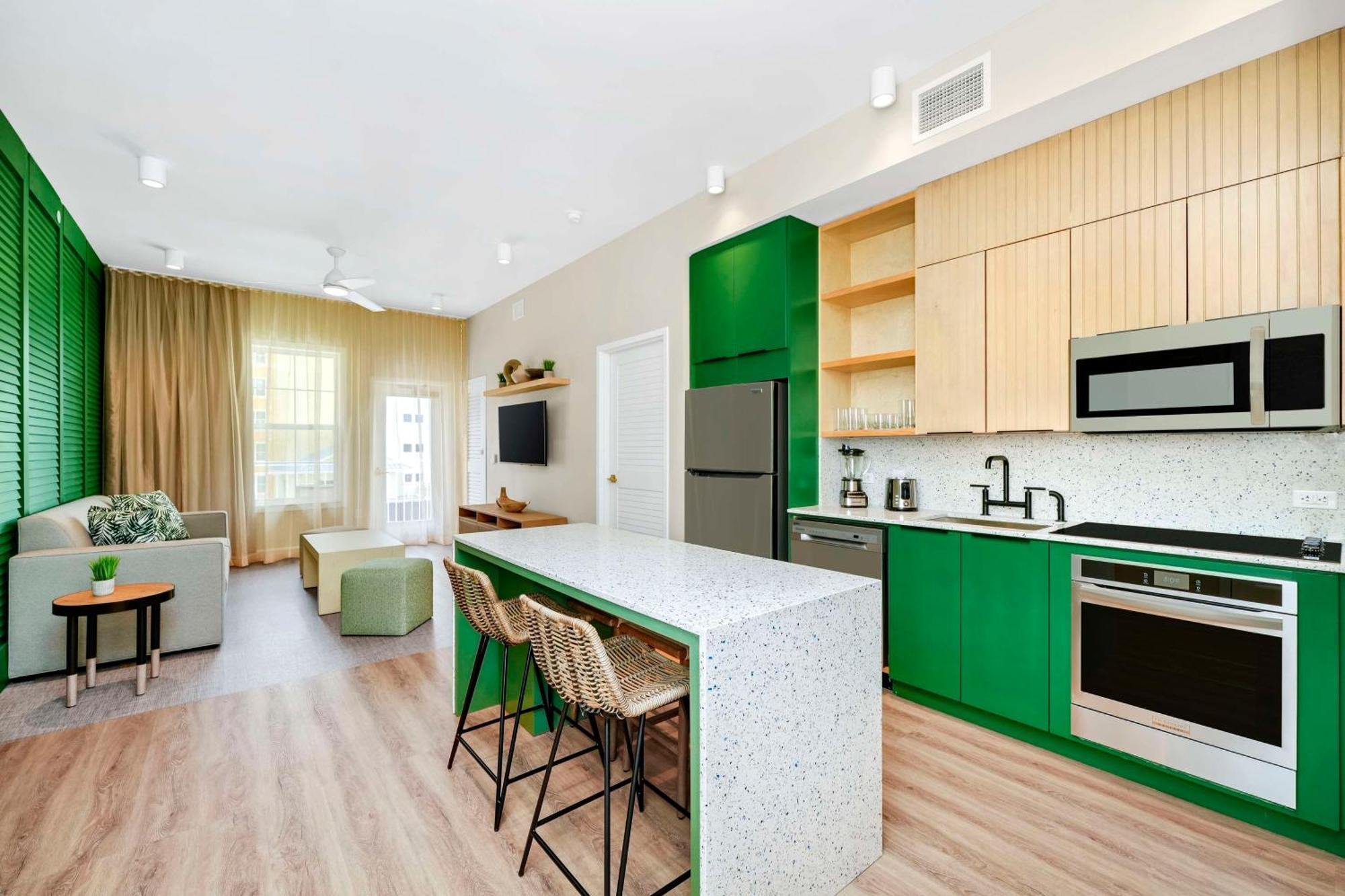 Embassy By Hilton Orlando Sunset Walk Resort 4*