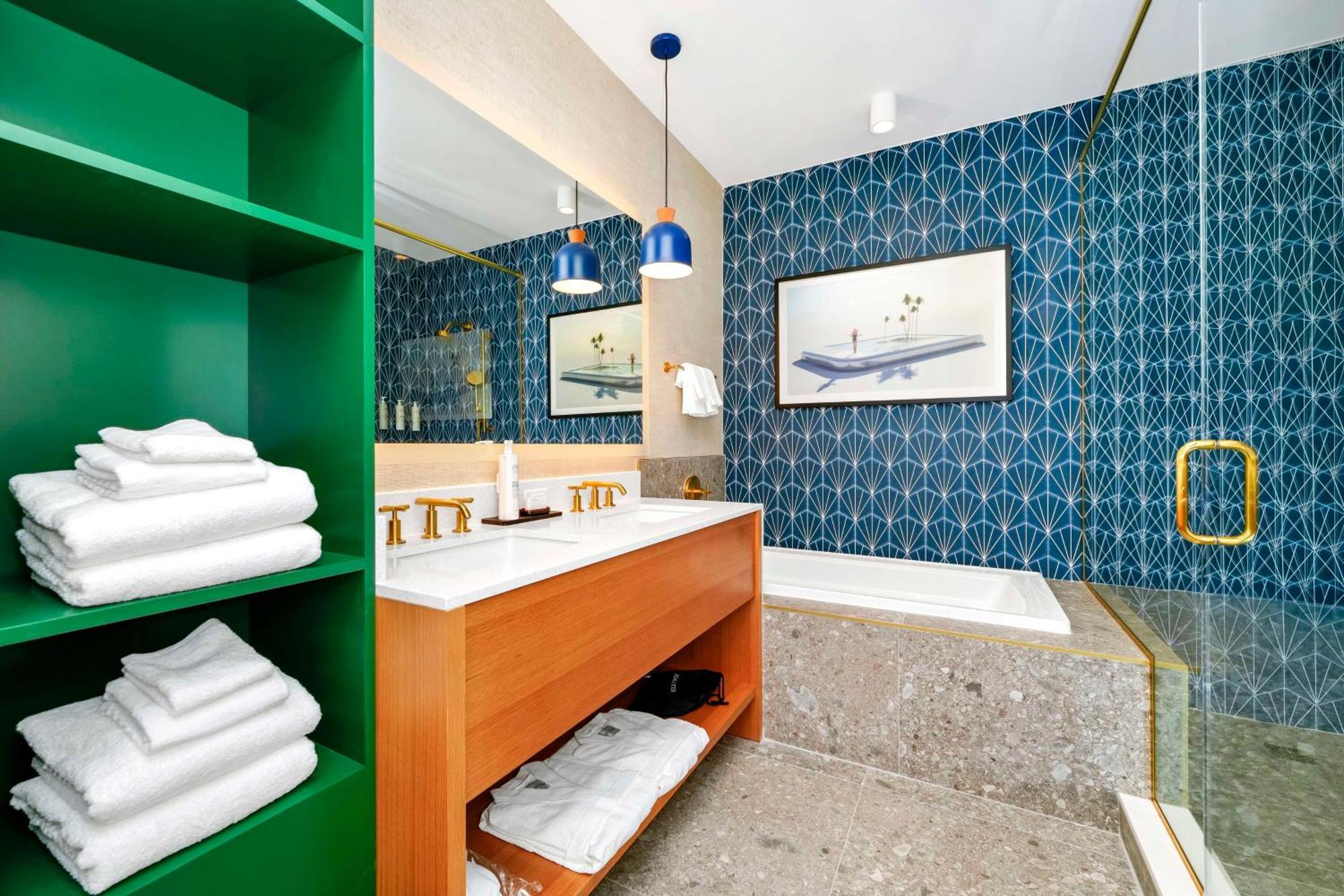 Resort Embassy By Hilton Orlando Sunset Walk 4*