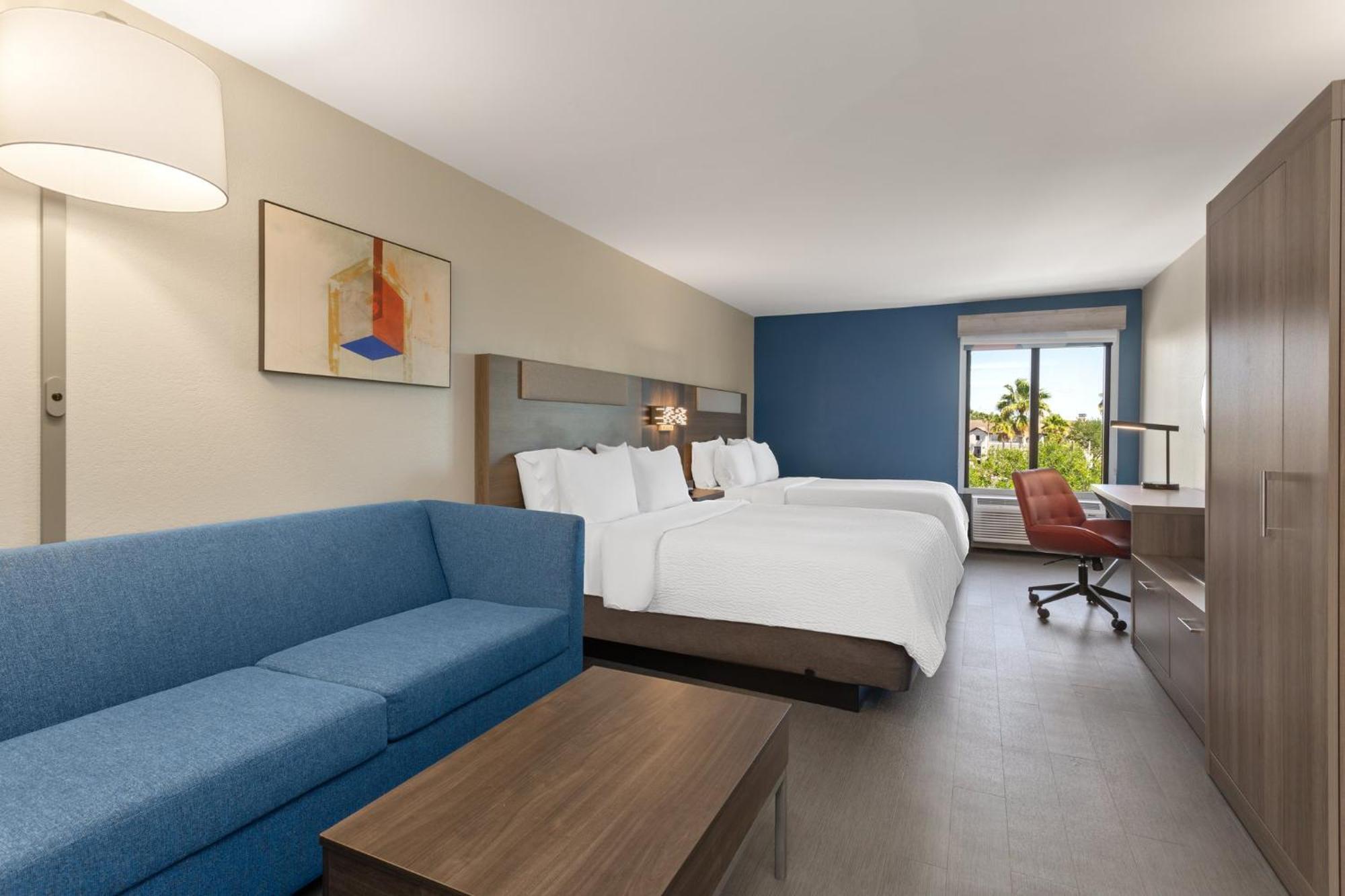 Hotel Express & Tampa-rocky Point Island By Ihg