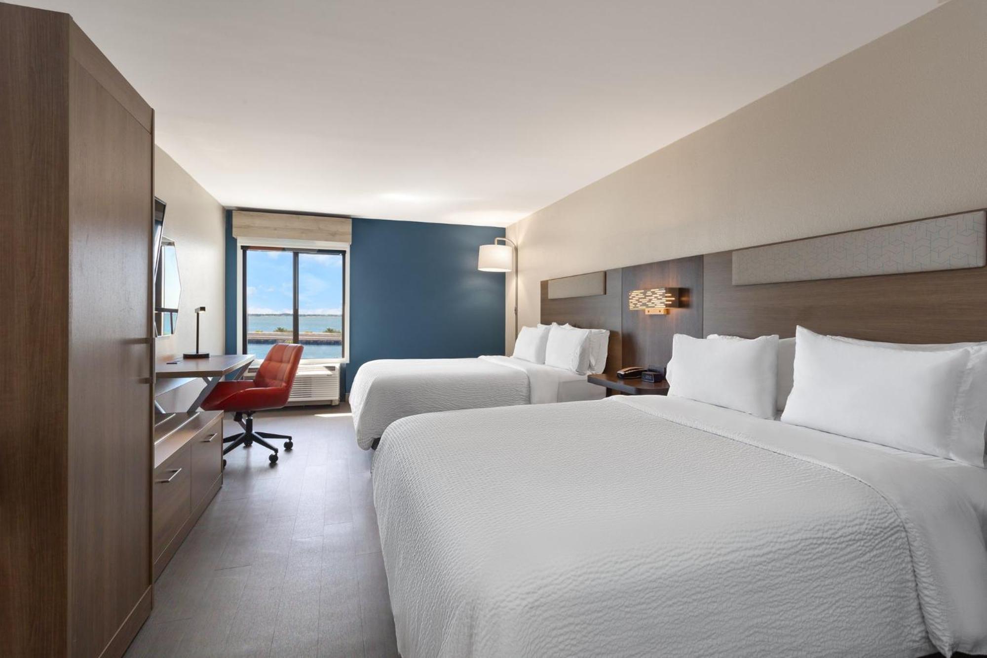 Express & Tampa-rocky Point Island By Ihg Hotel Tampa