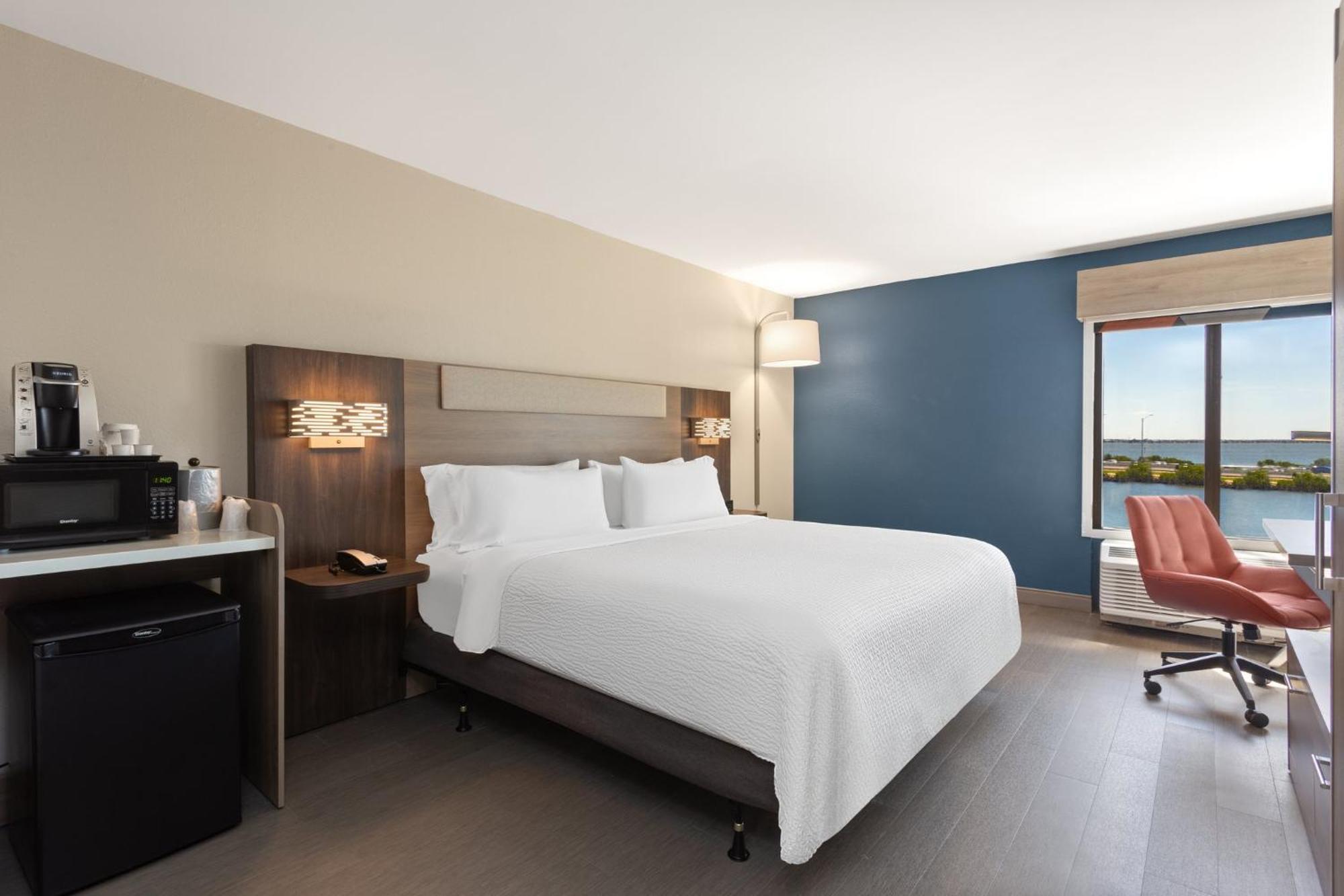 Express & Tampa-rocky Point Island By Ihg 2*