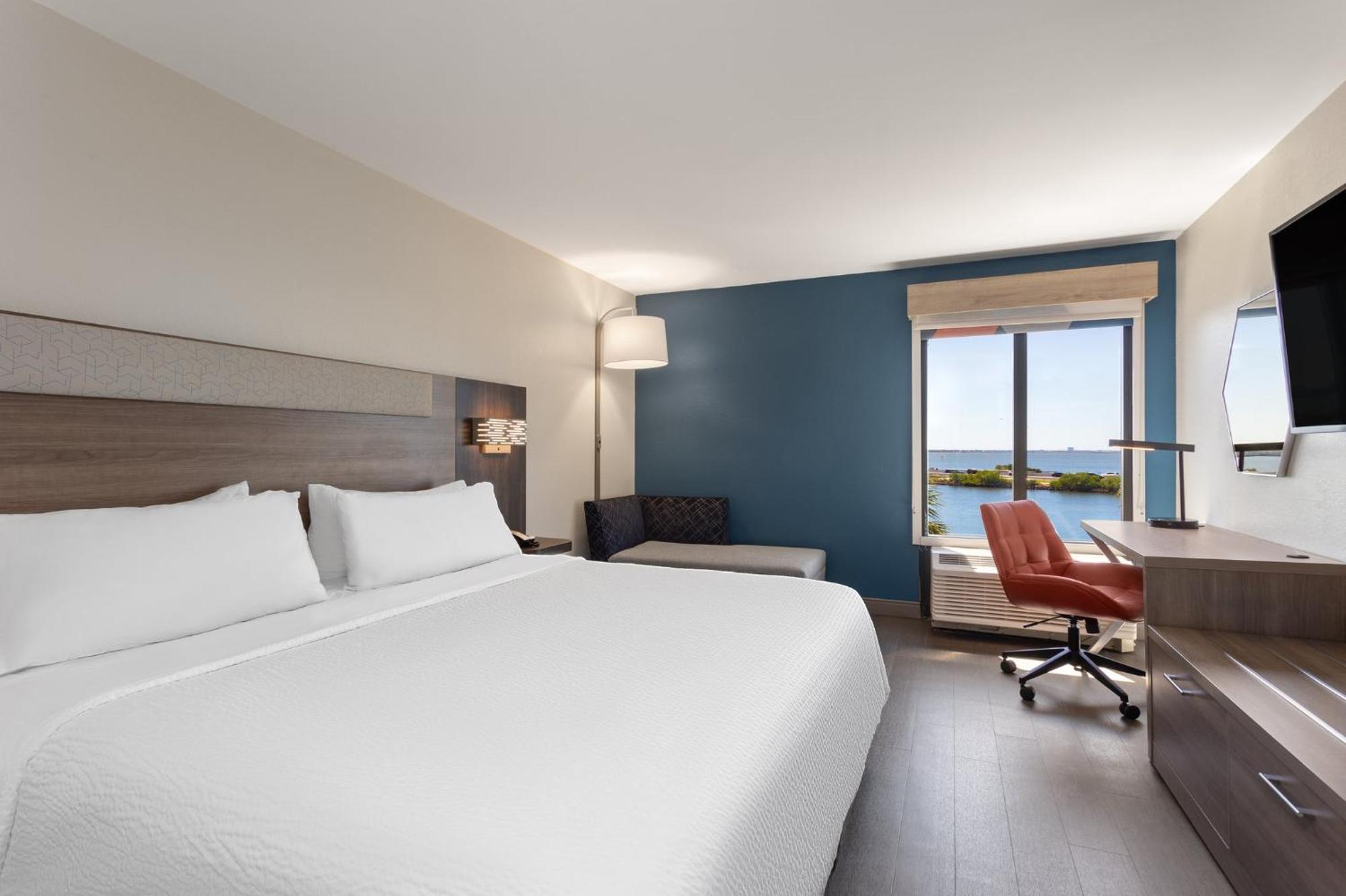 Express & Tampa-rocky Point Island By Ihg Tampa