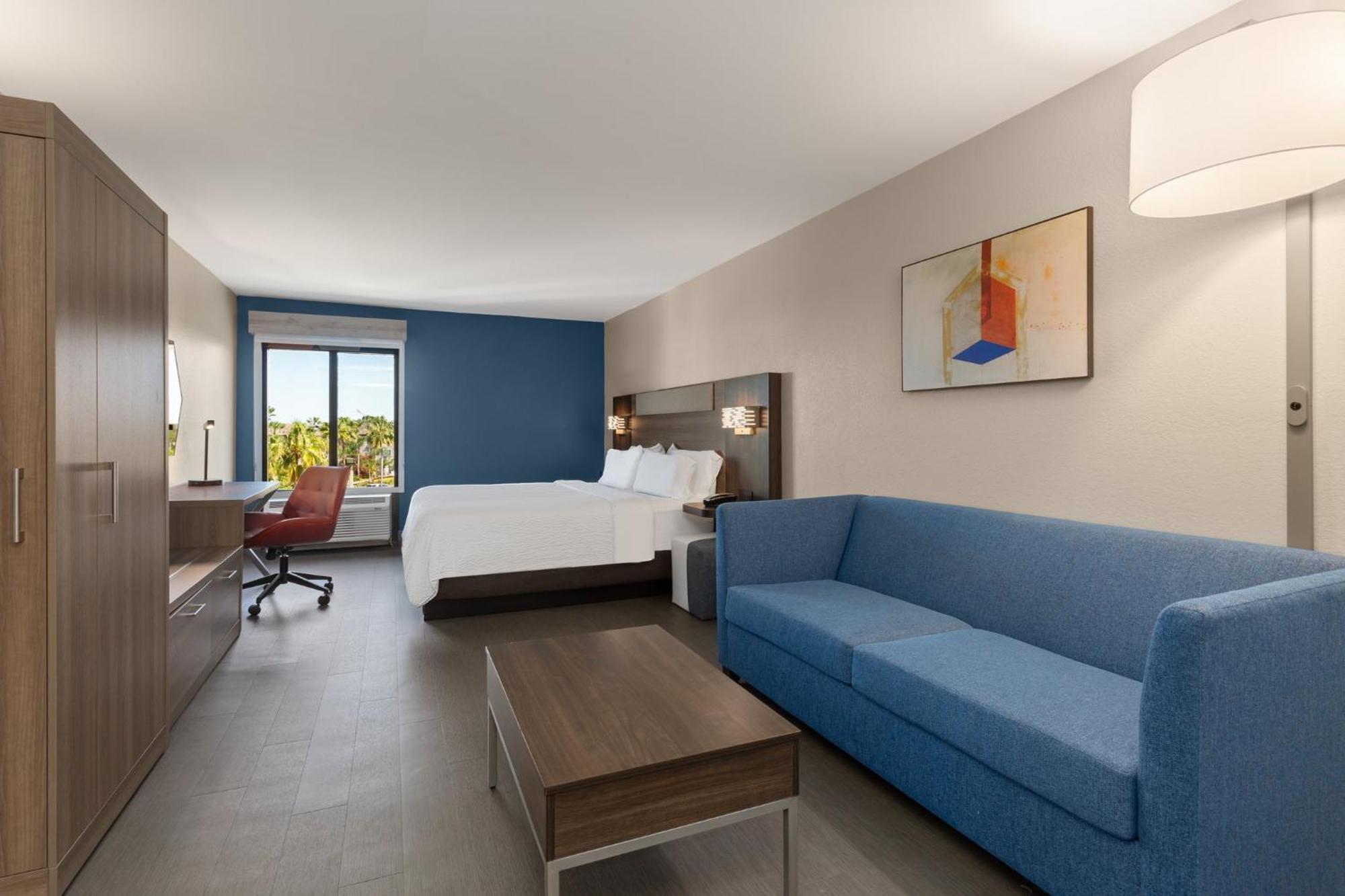 Express & Tampa-rocky Point Island By Ihg Hotel Tampa