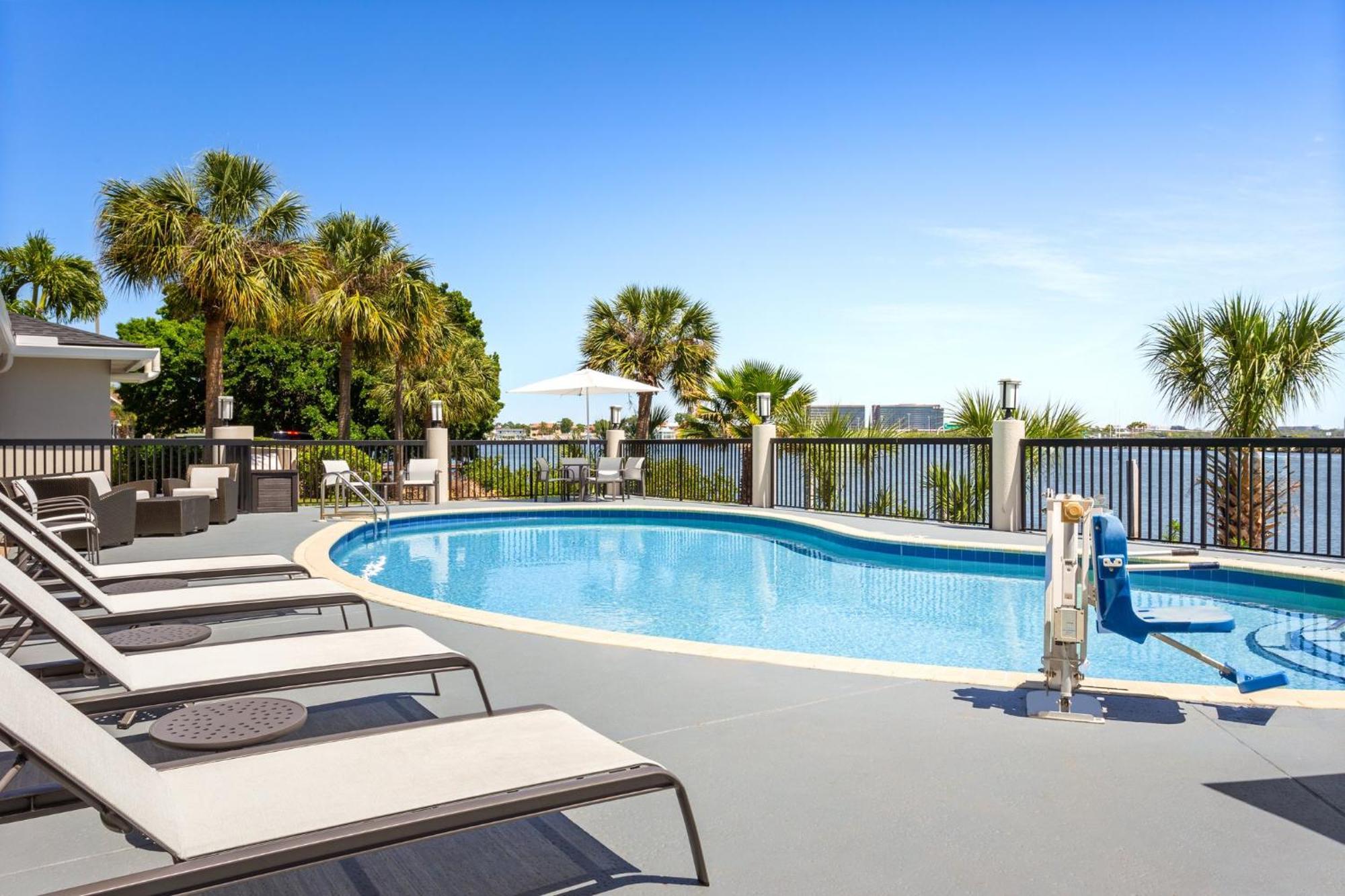 Express & Tampa-rocky Point Island By Ihg