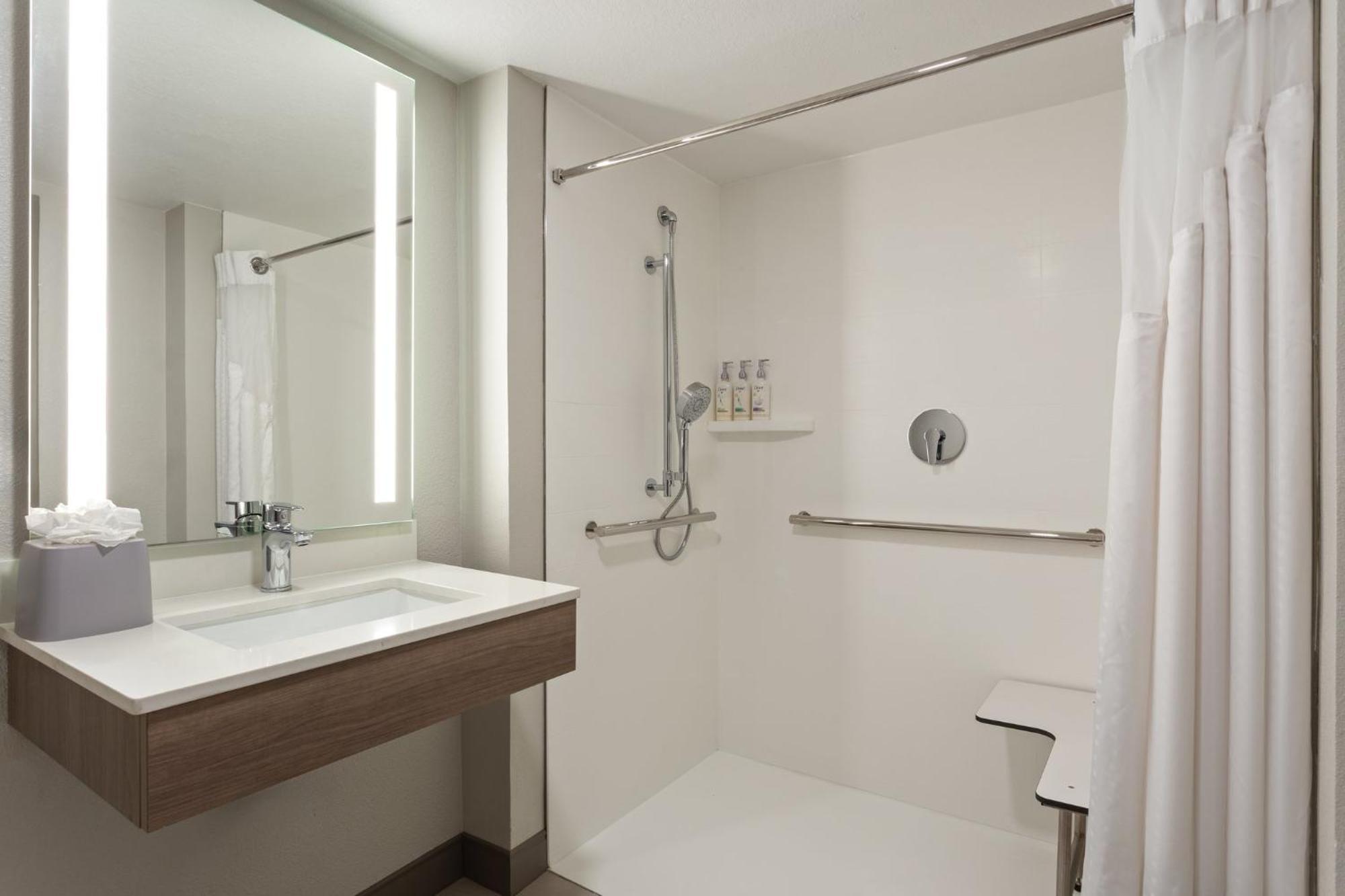 Express & Tampa-rocky Point Island By Ihg Hotel 2*
