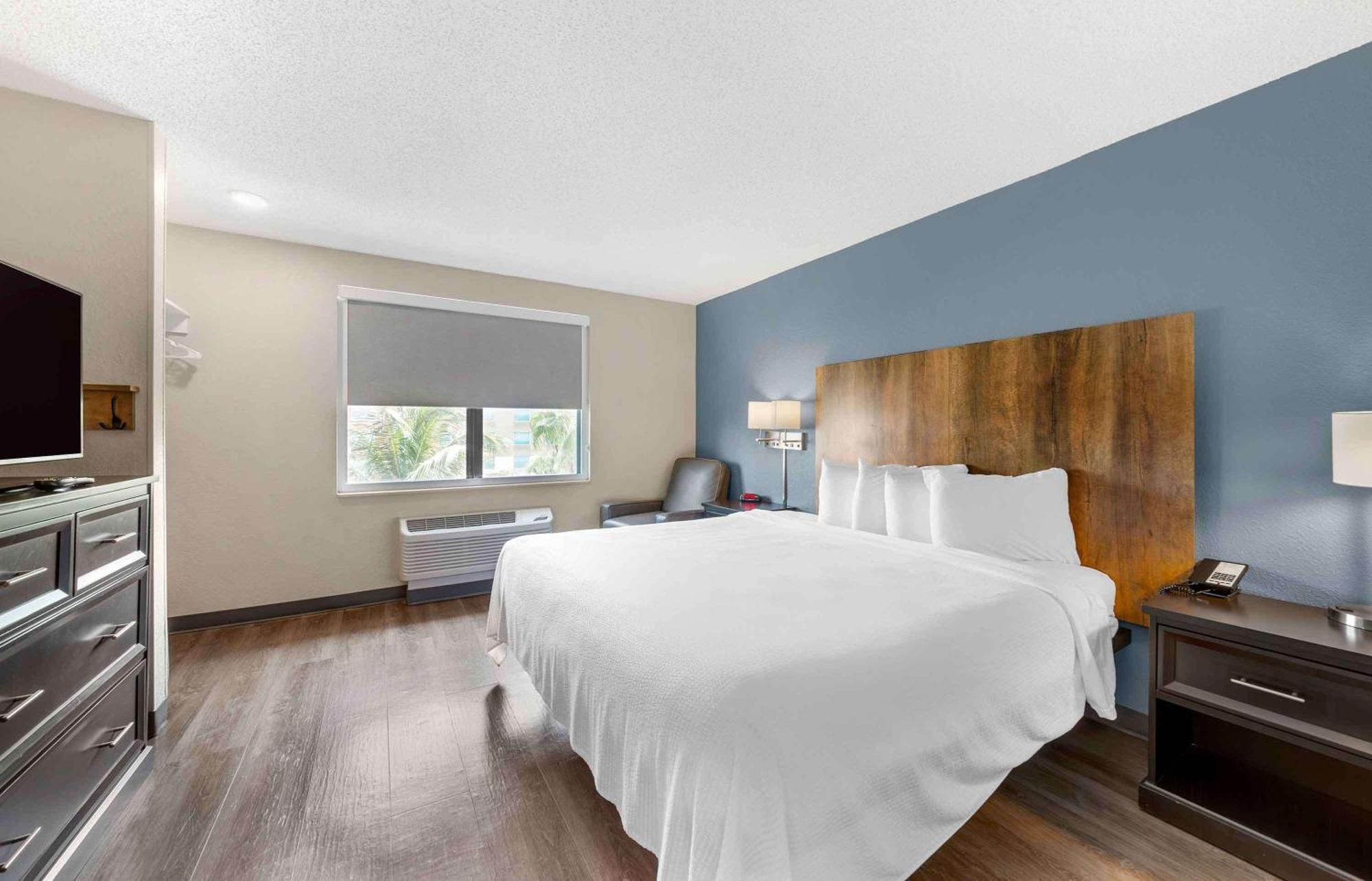 Extended America Premier - Lauderdale - Convention Center - Cruise Port Hotel 2*