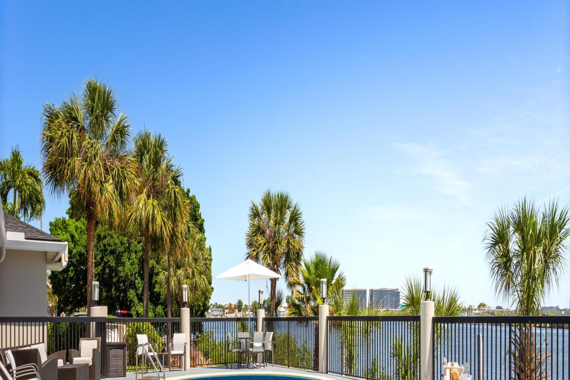 Express & Tampa-rocky Point Island By Ihg Hotel
