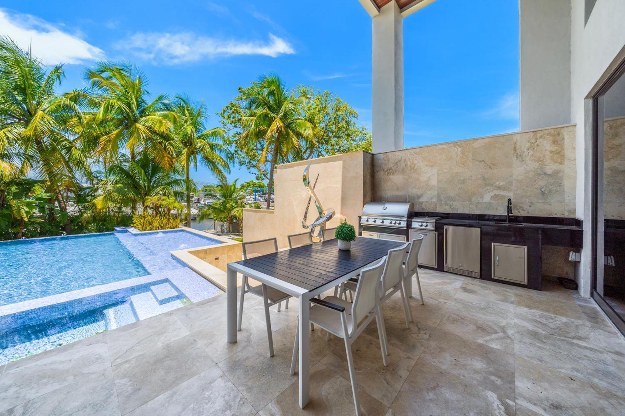 Waterfront 6 Bedrooms Sleeps 14 People Miami