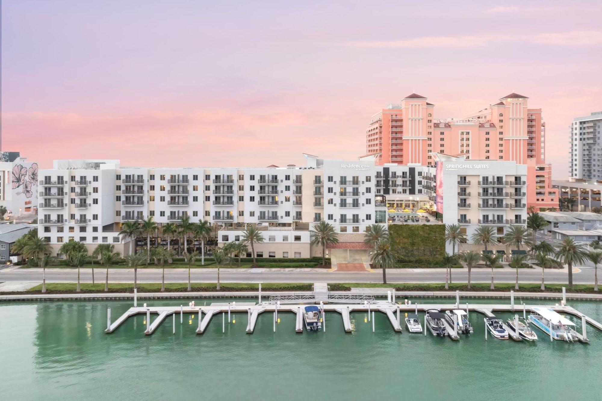 Hotel By Marriott Clearwater 3*