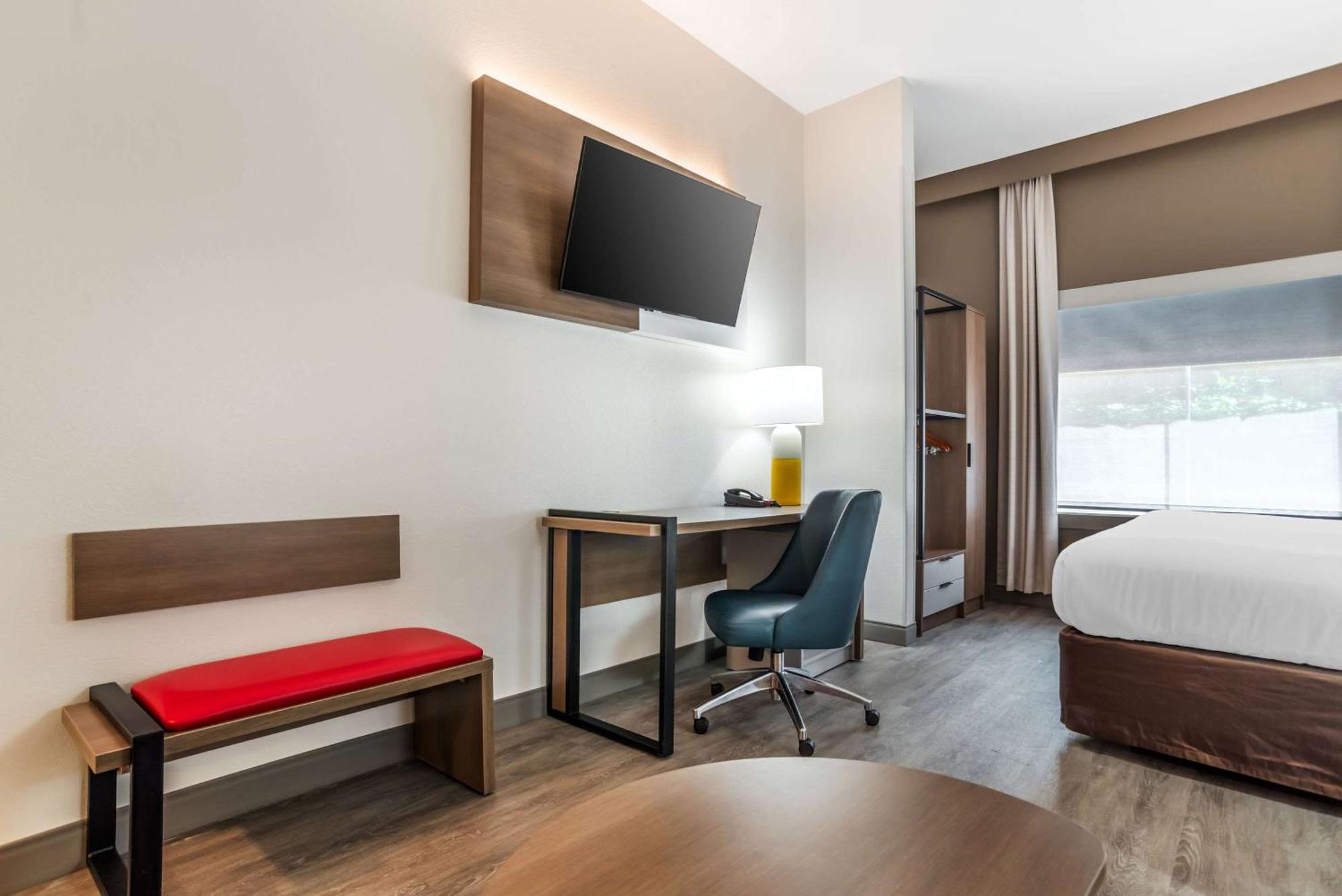 Hotel Comfort & Crestview