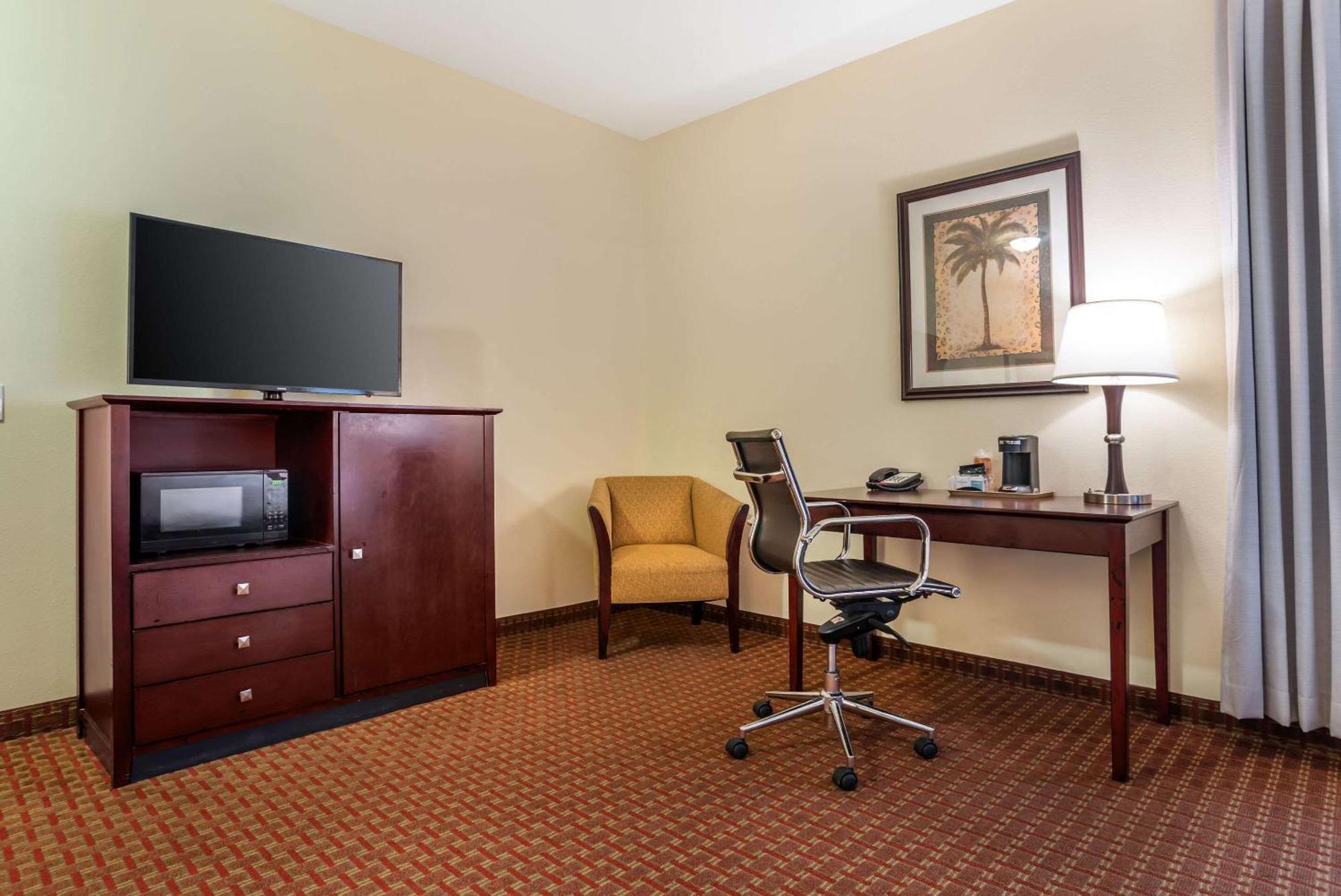 Comfort & 3* Crestview