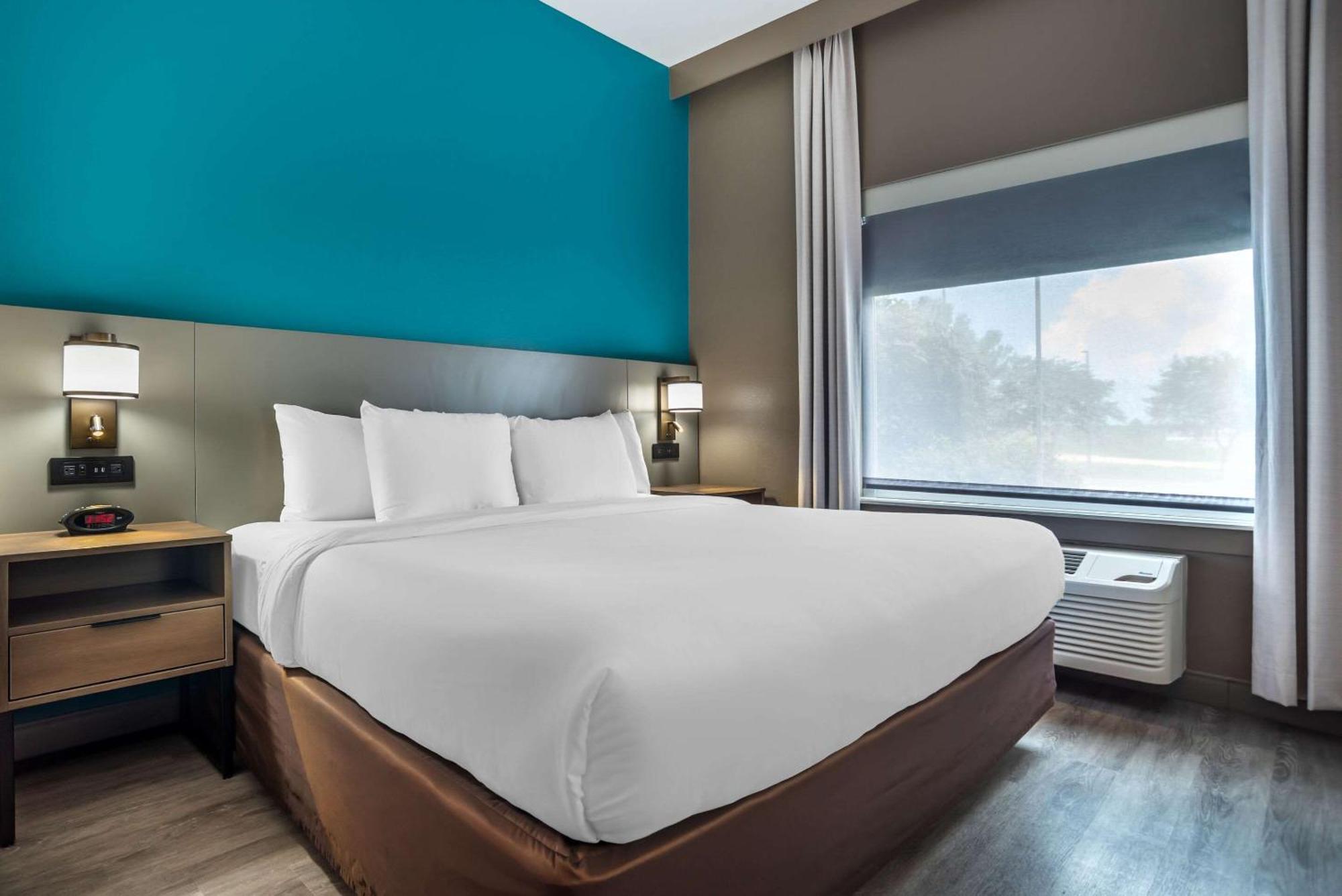 Comfort & Hotel Crestview