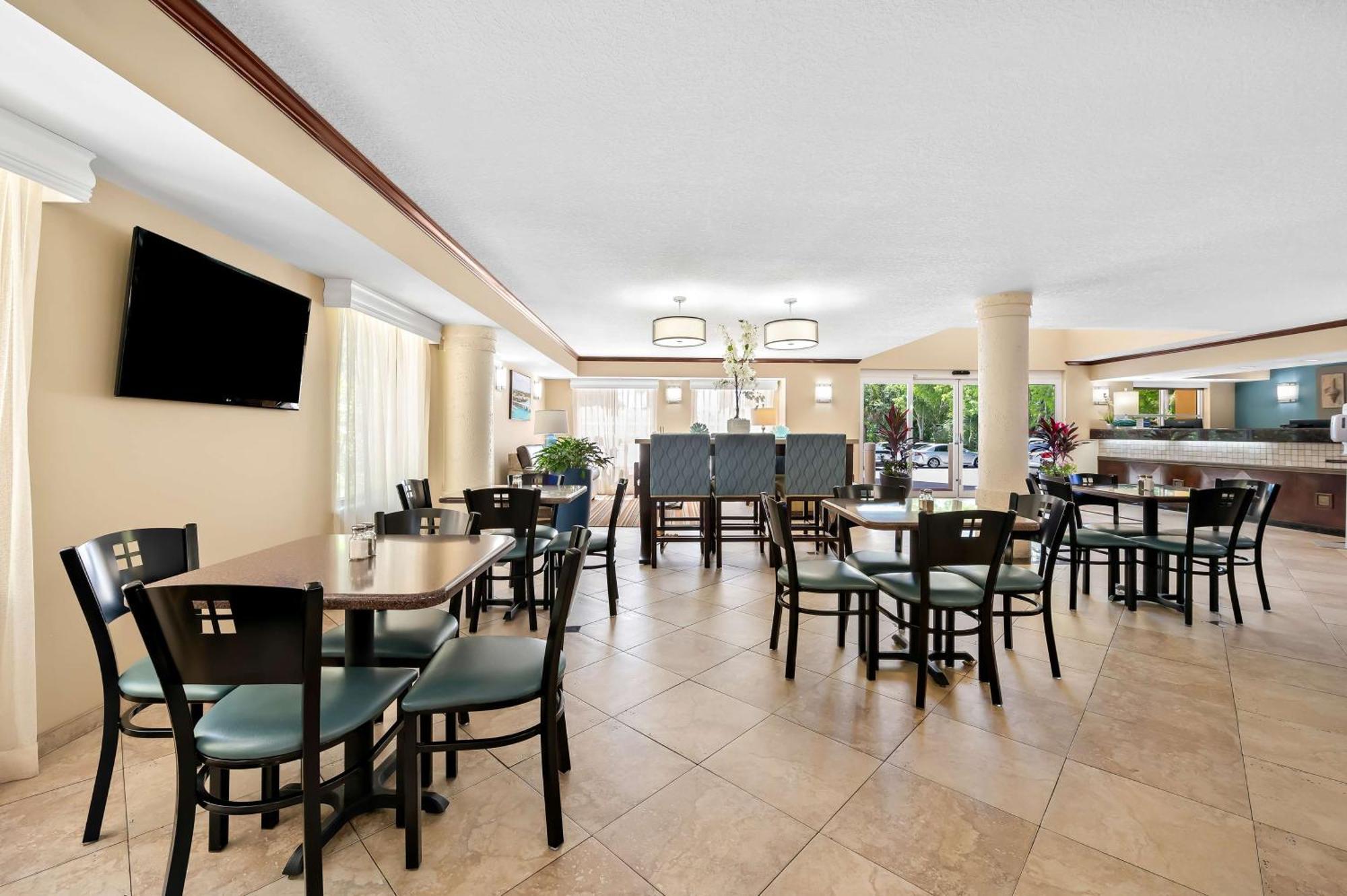 Western Intracoastal Hotel 3*