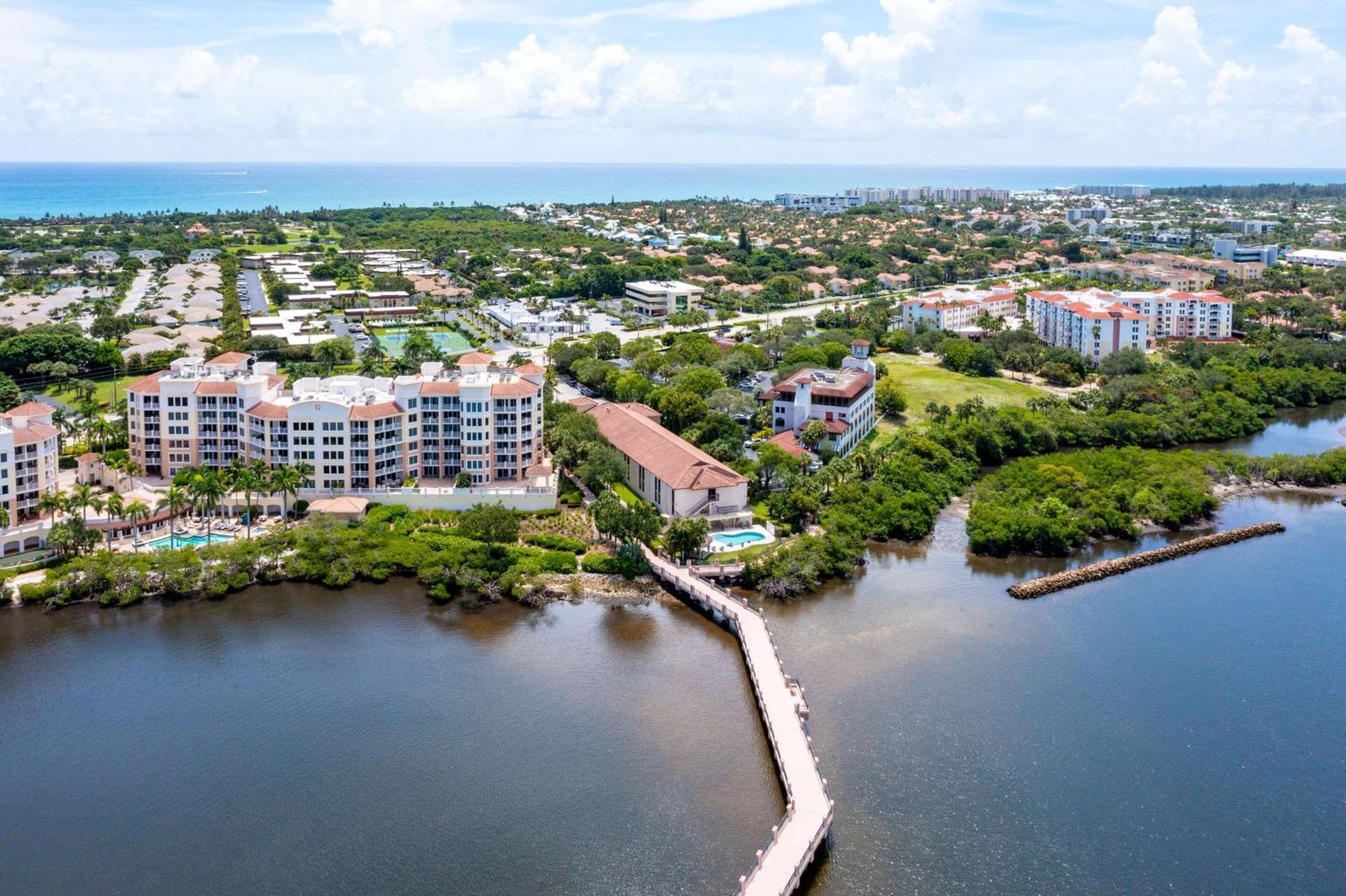Western Intracoastal Hotel