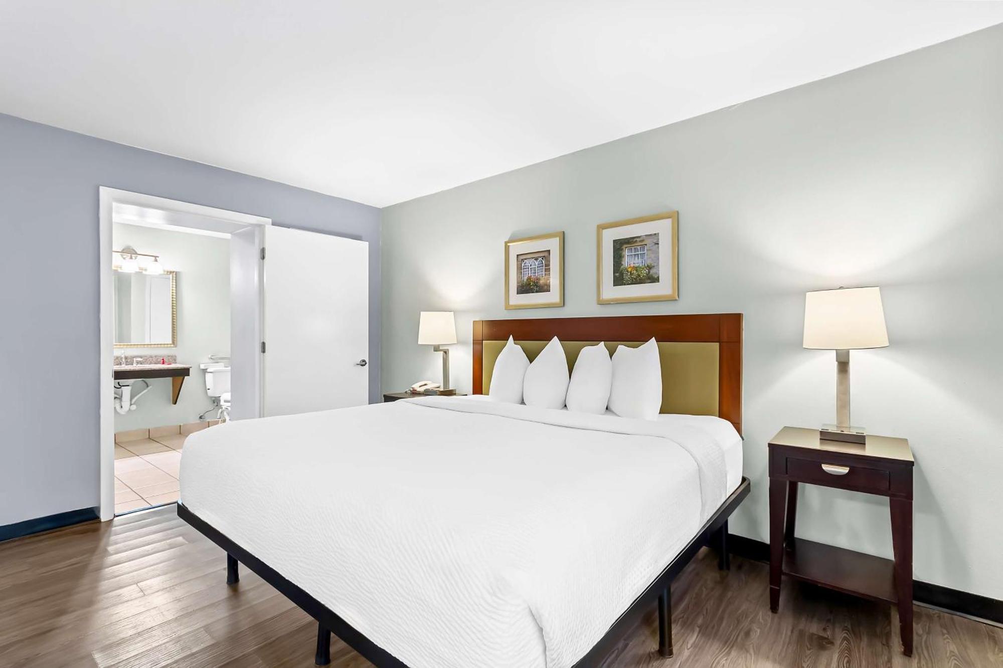Surestay By Western Hotel