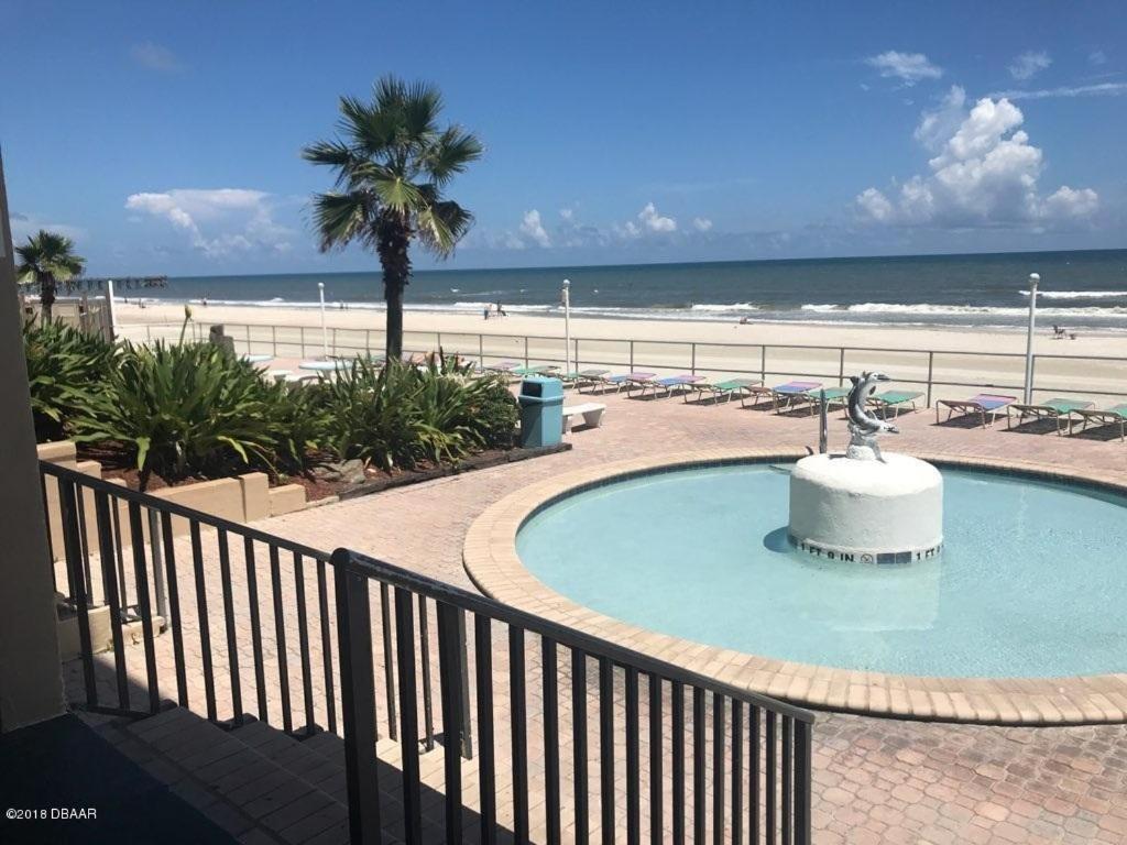 Ocean Breeze - Direct Ocean Front-Pool Is Open * Daytona Beach