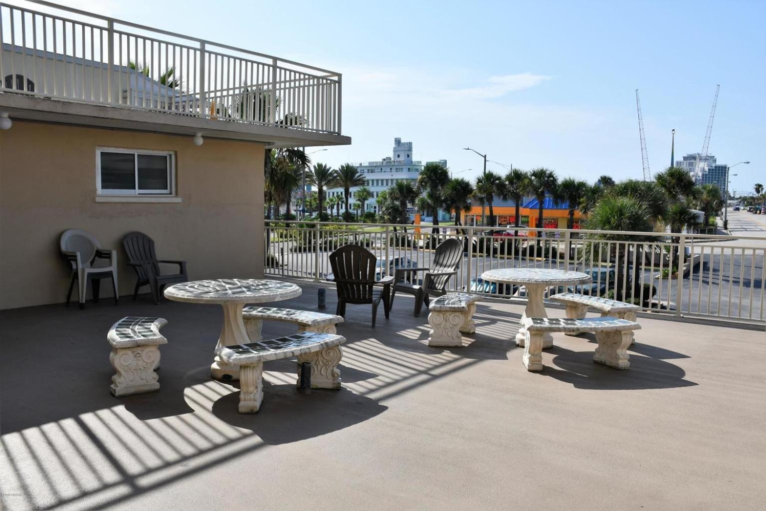Ocean Breeze - Direct Ocean Front-Pool Is Open Apartment *