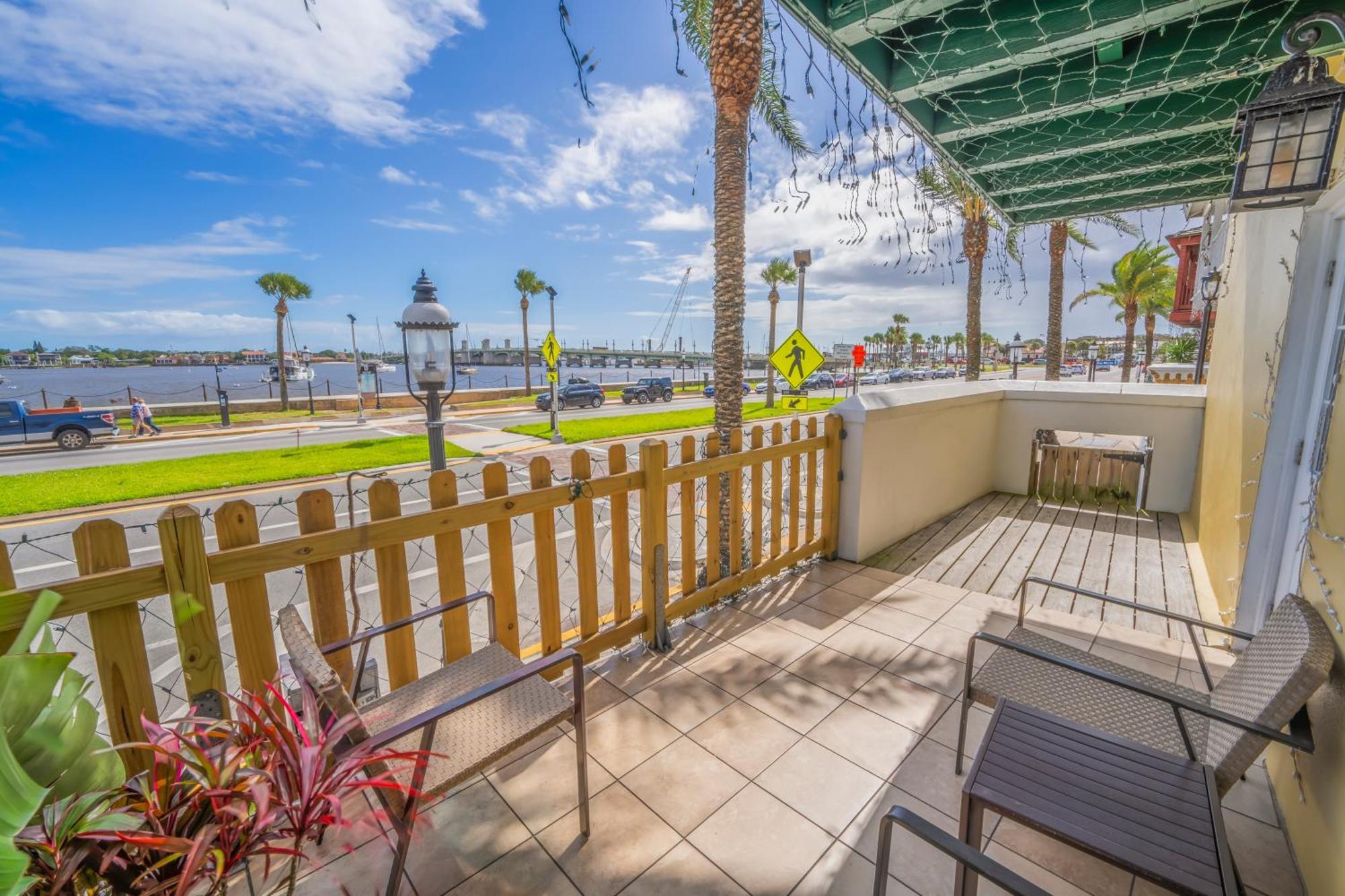 Hilton Historic Bayfront Hotel 4*