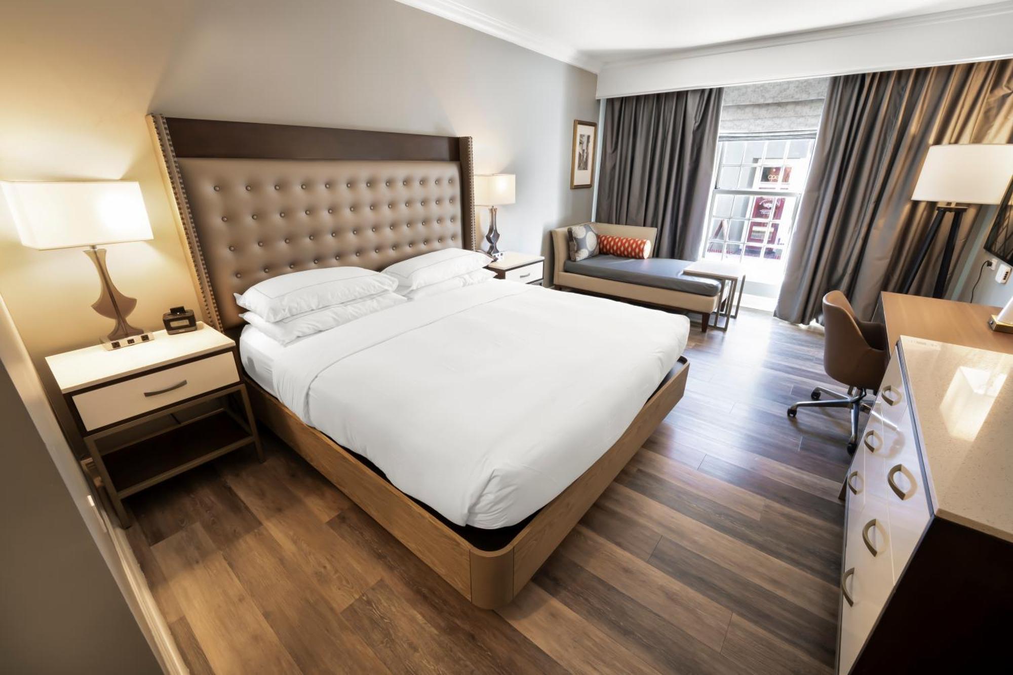 Hotel Hilton Historic Bayfront 4*