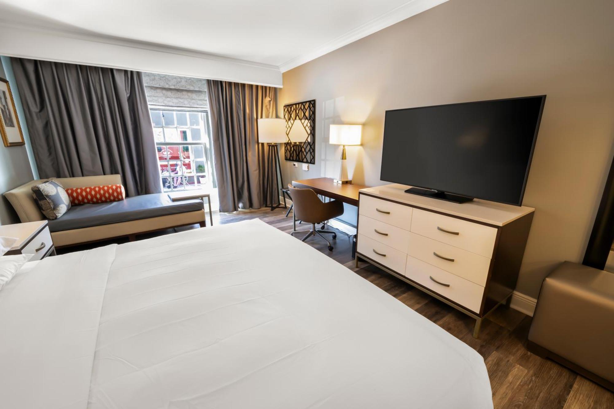 Hotel Hilton Historic Bayfront 4*